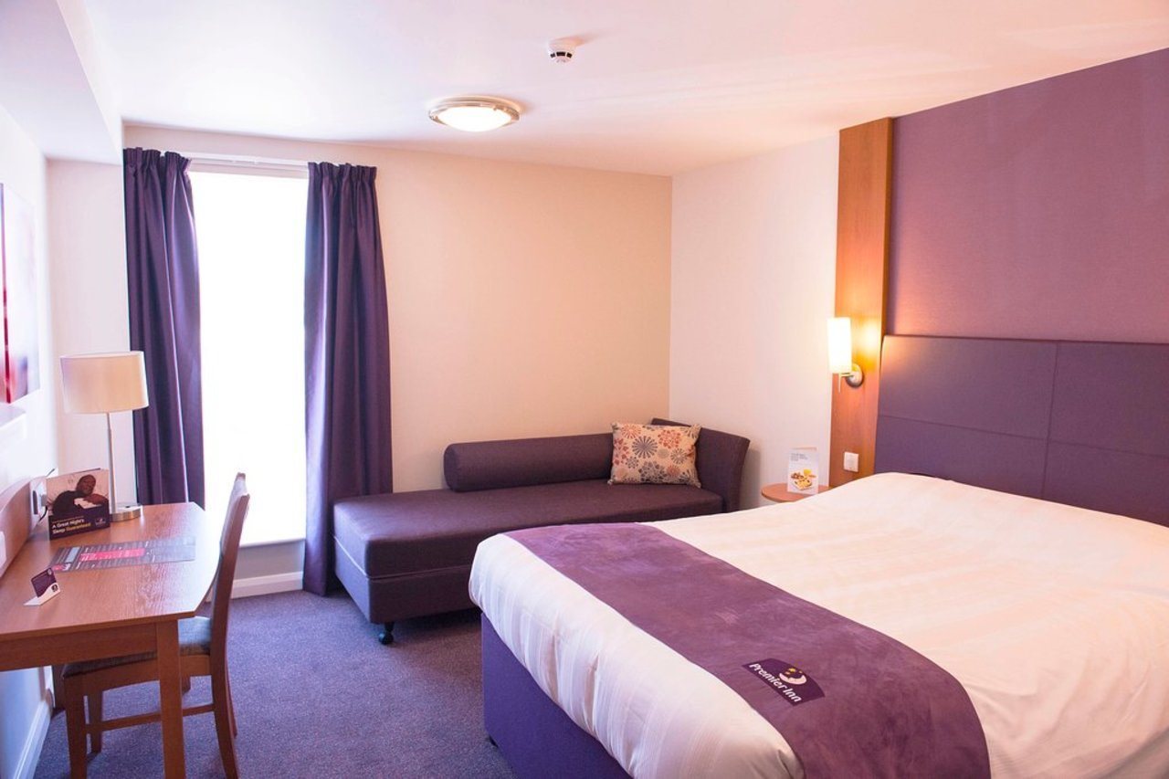 Premier Inn Manchester Airport (M56/J6) Runger Lane North