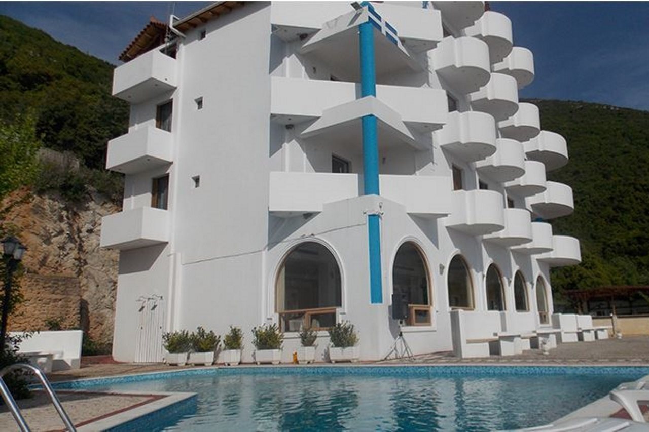 Paradise Lukova hotel (ex Palace Lukova Hotel)