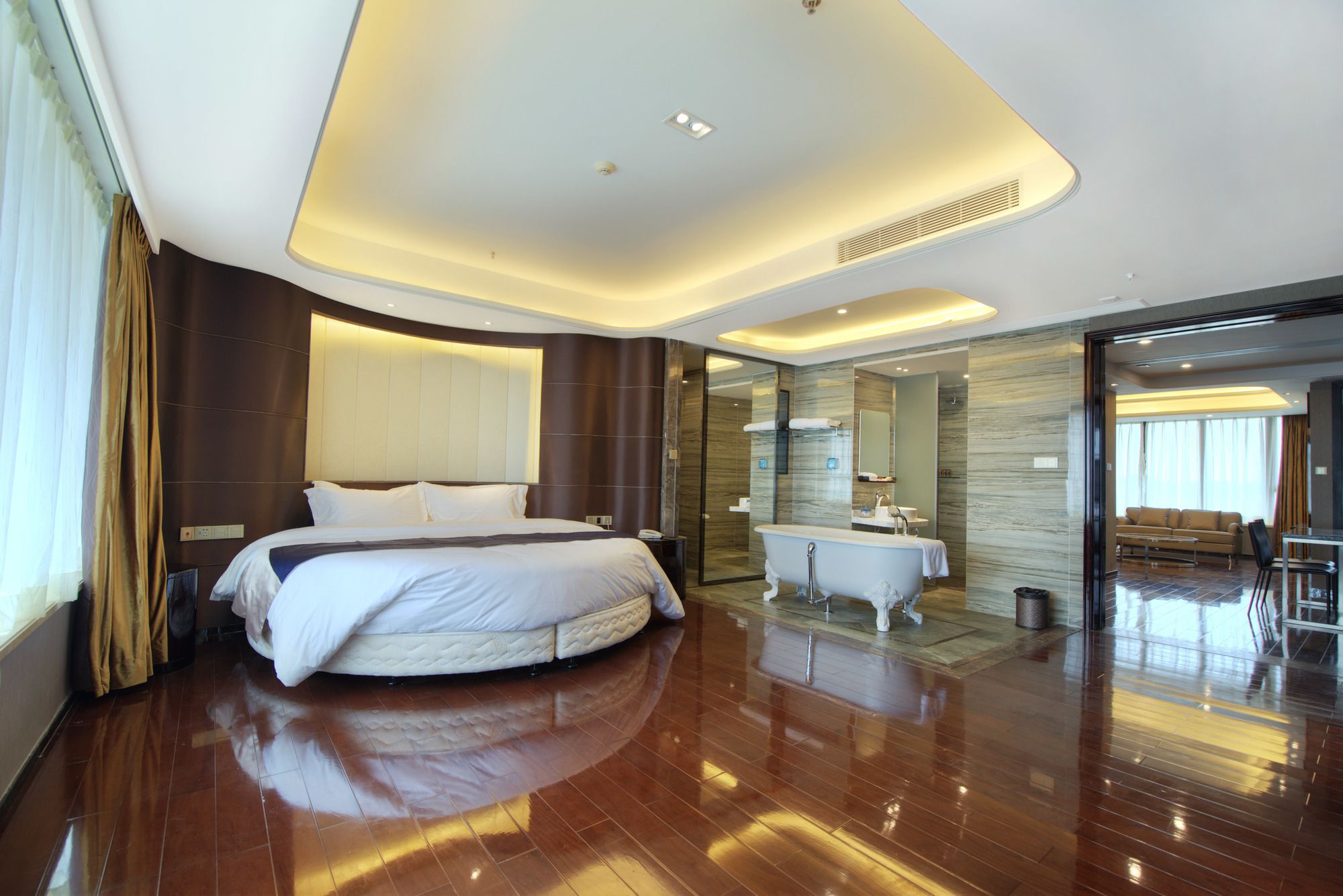 Foger Yacht Hotel