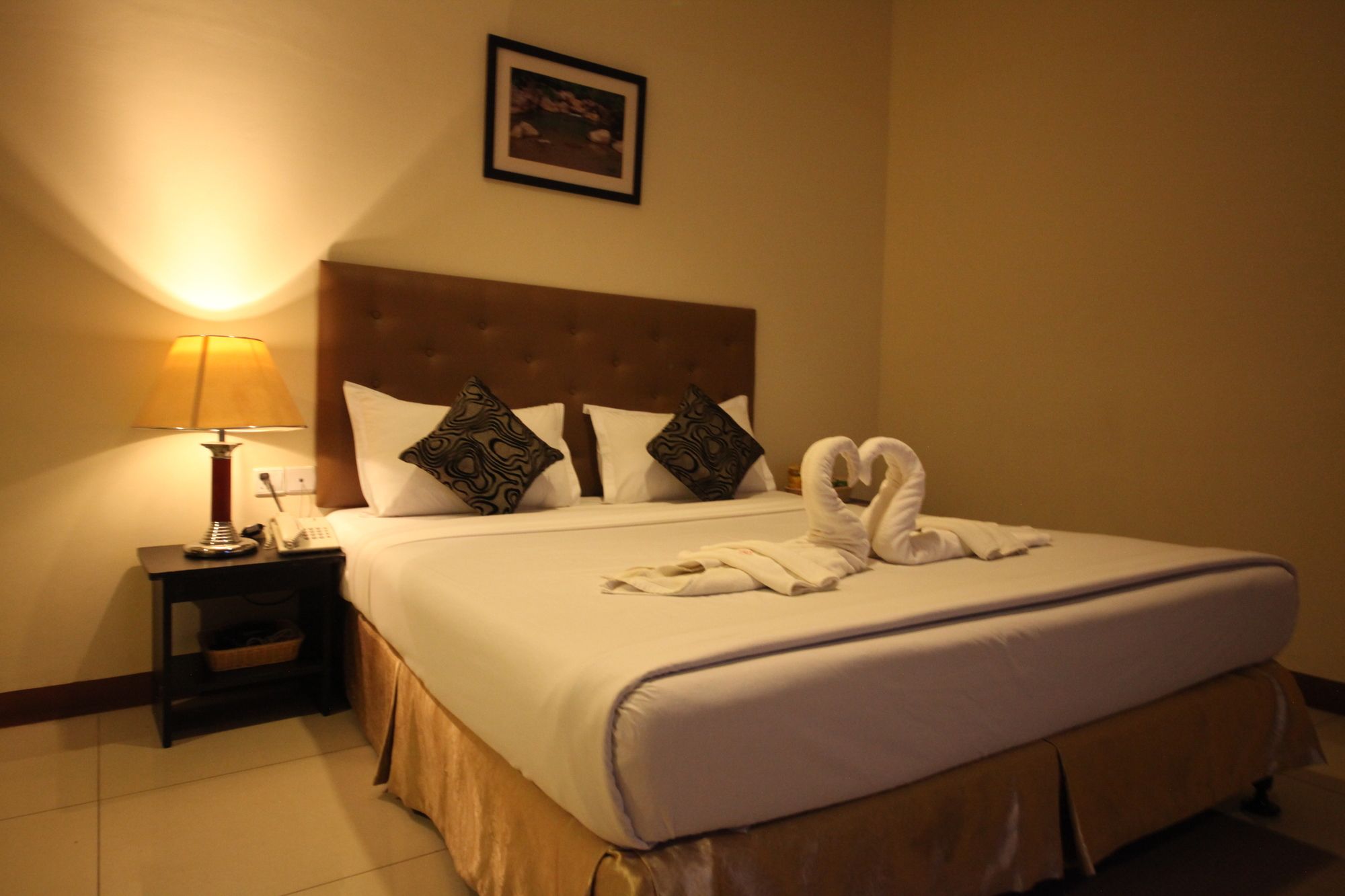 Royal Platinum Hotel