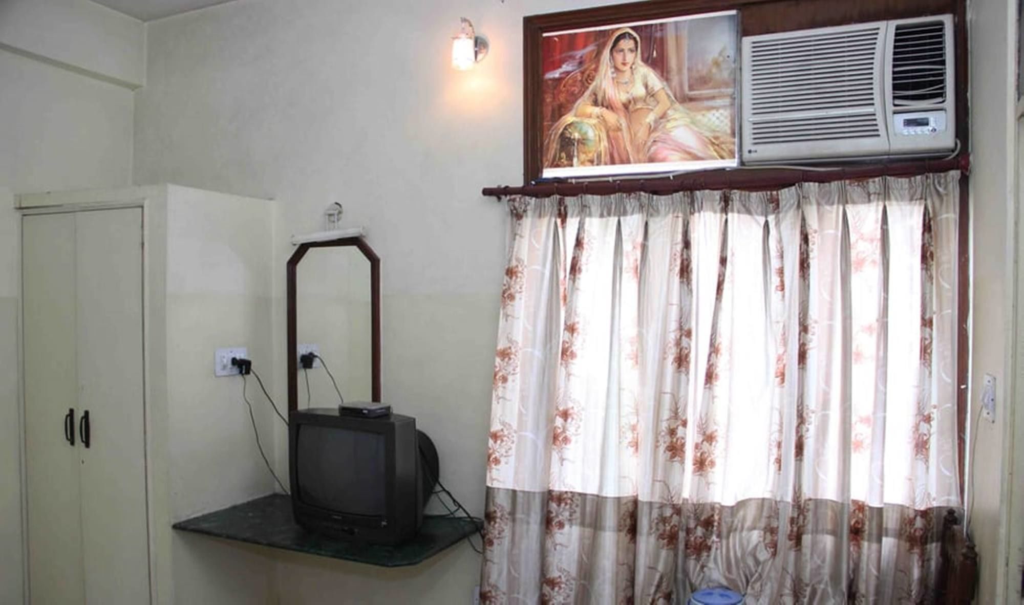 Hotel Padmini Palace