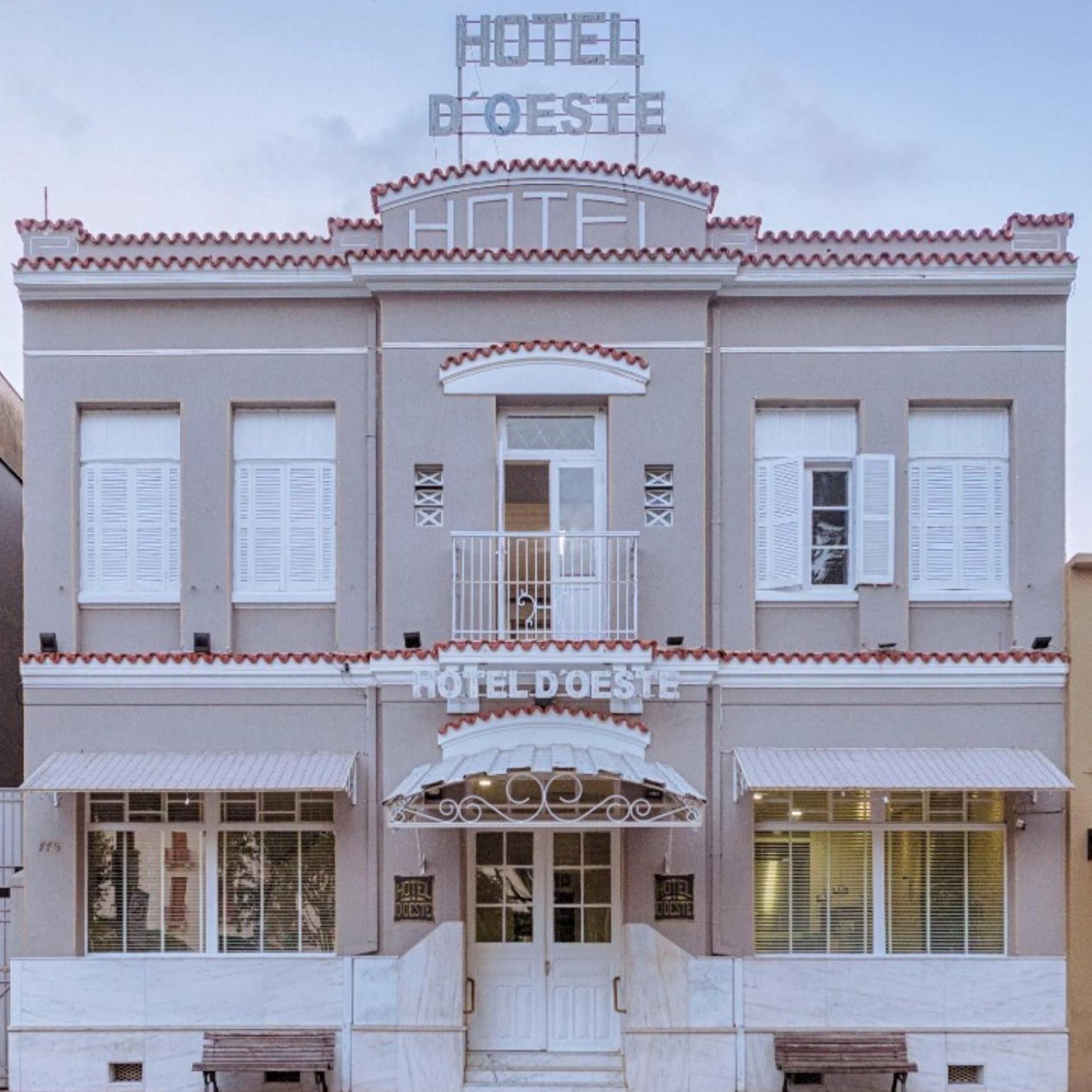 Hotel D'Oeste