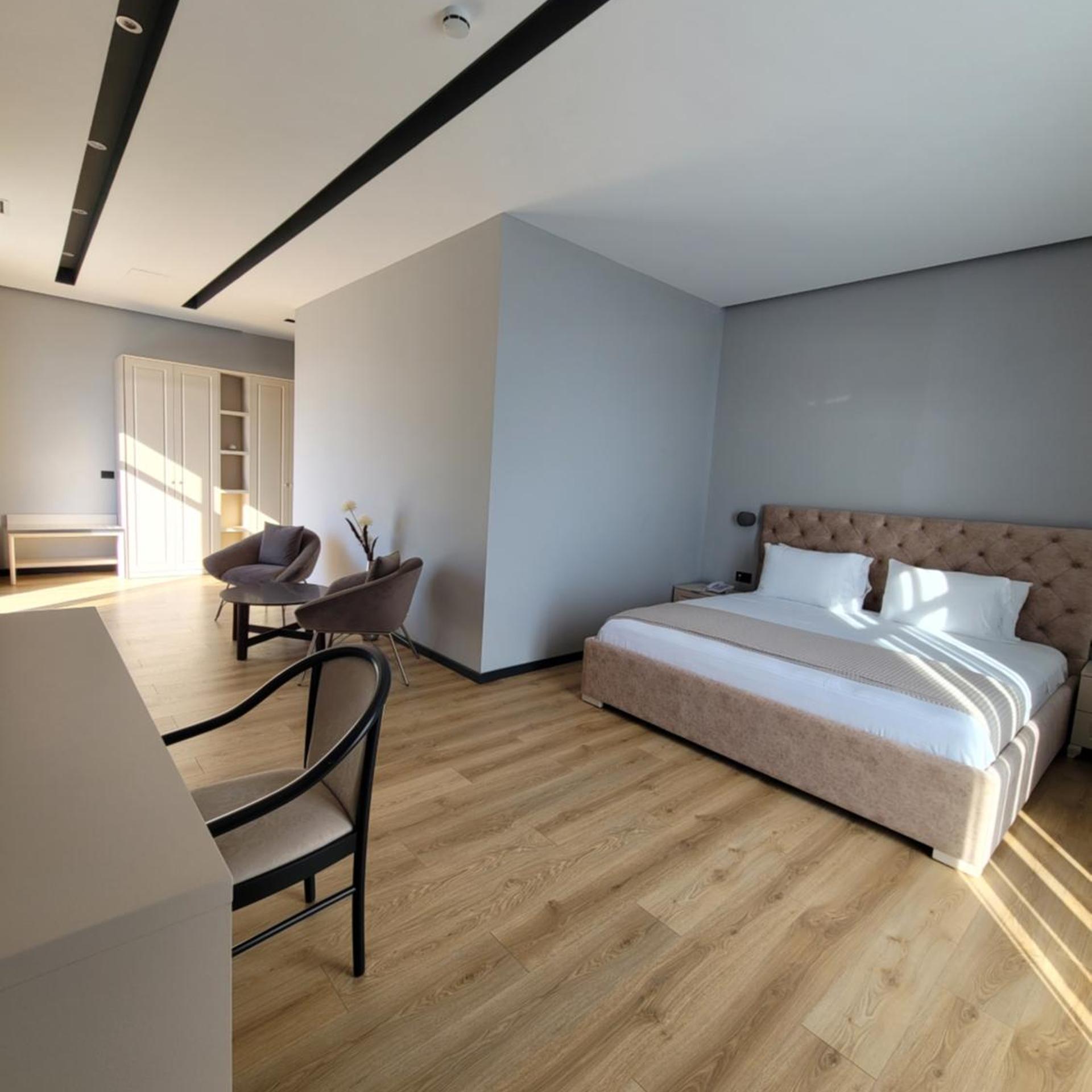 Toer Hotel Saranda