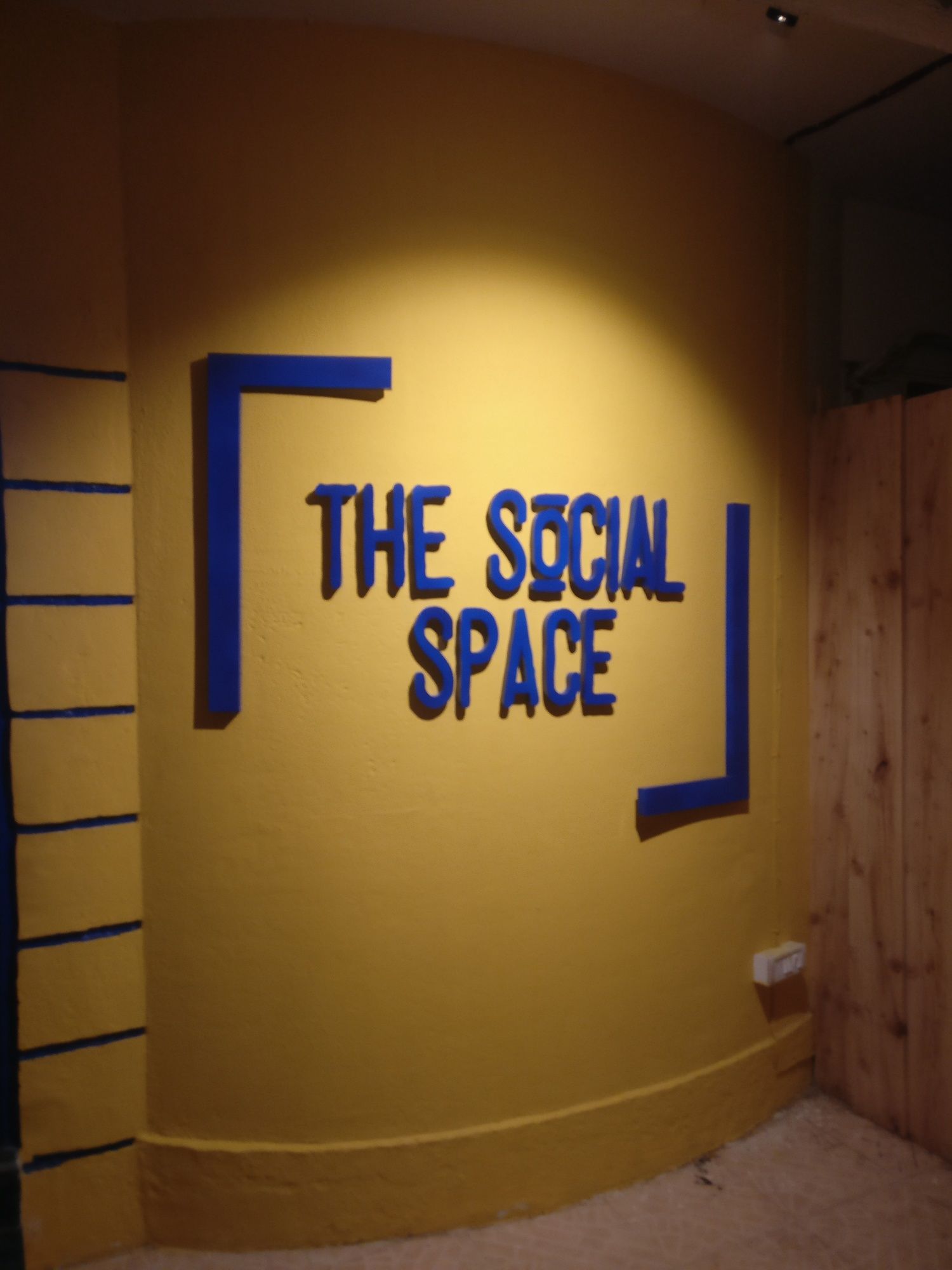 Side Image 1