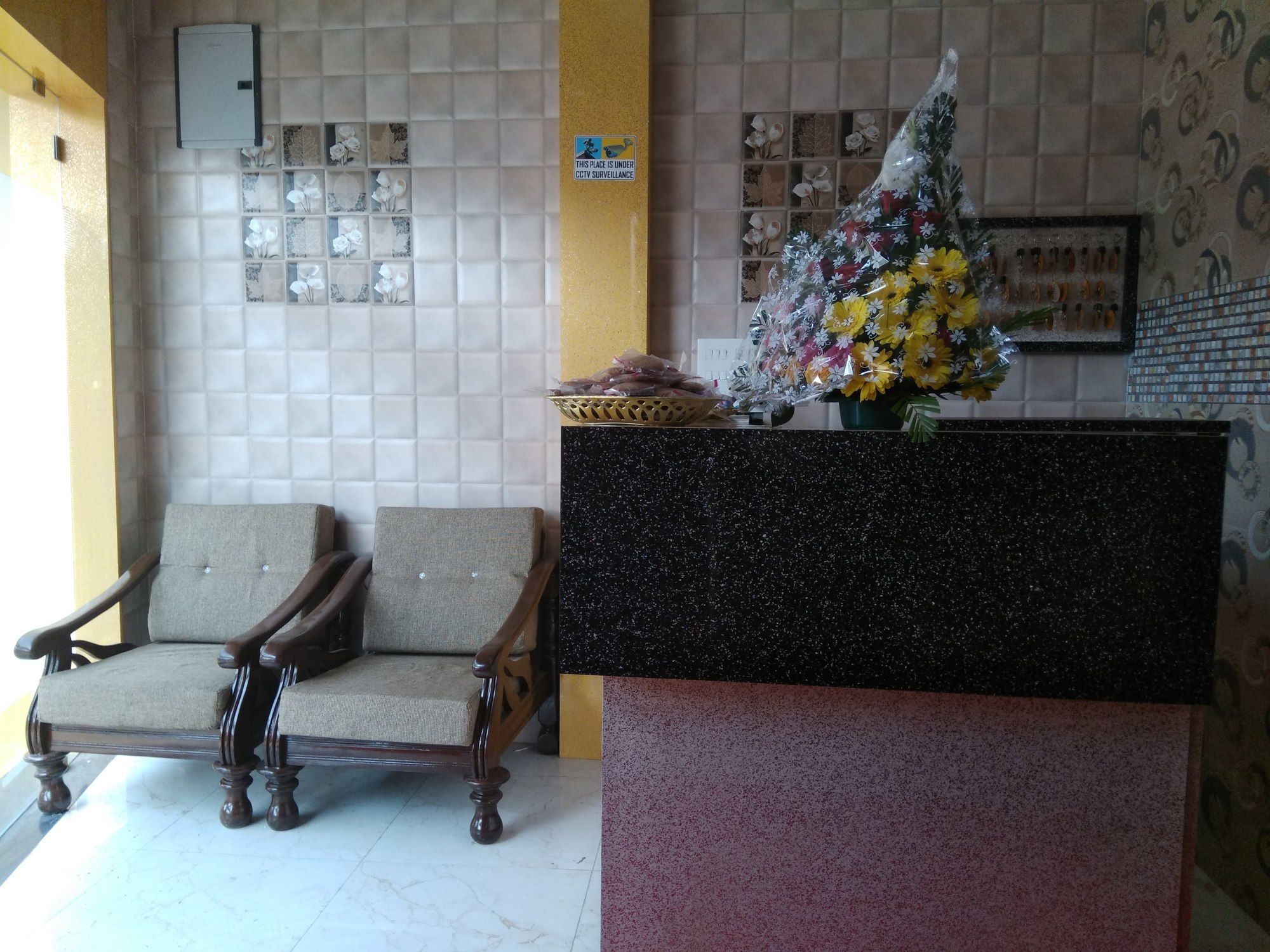 Side Image 2