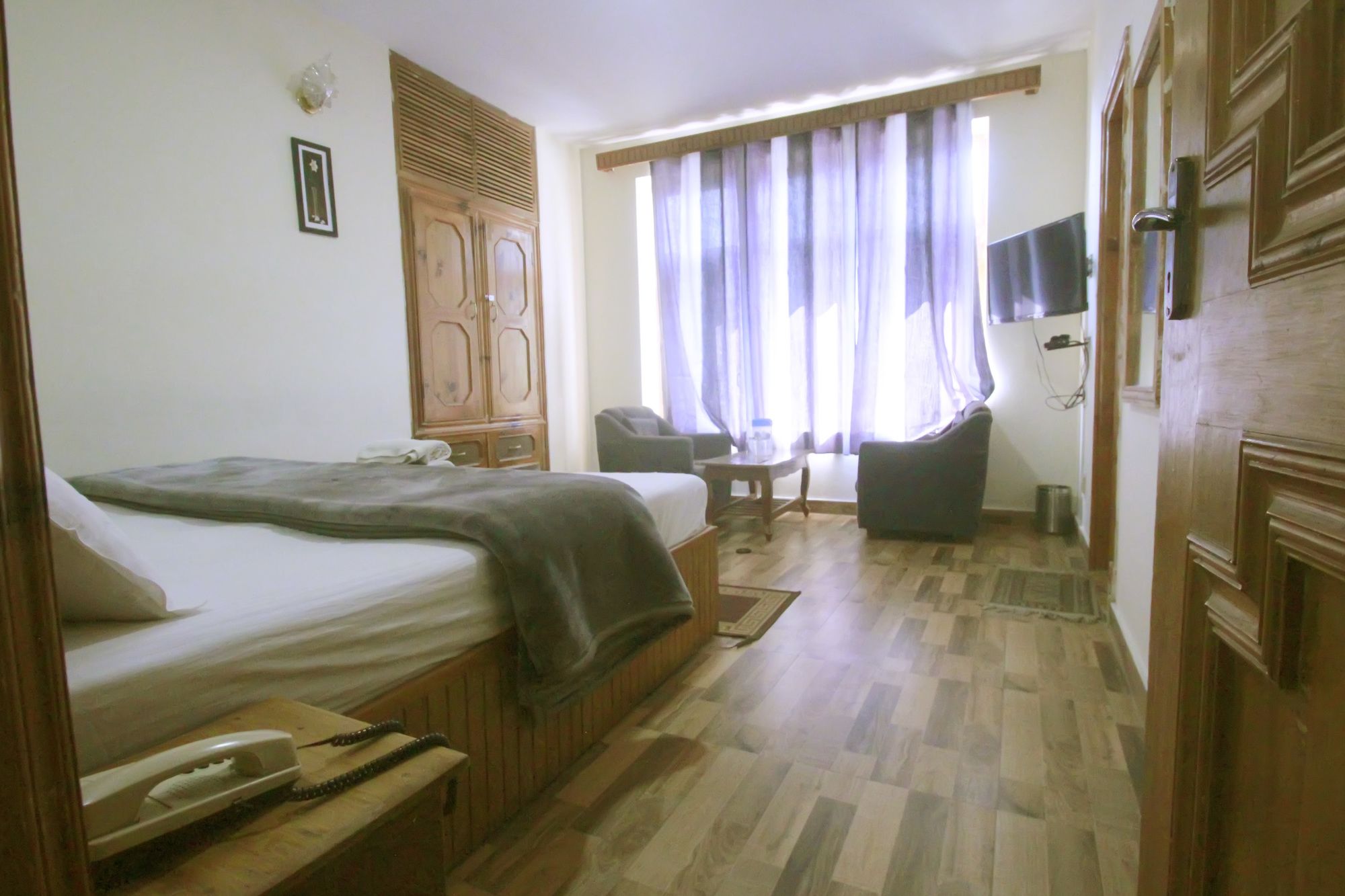 Hotel Chandertal Manali