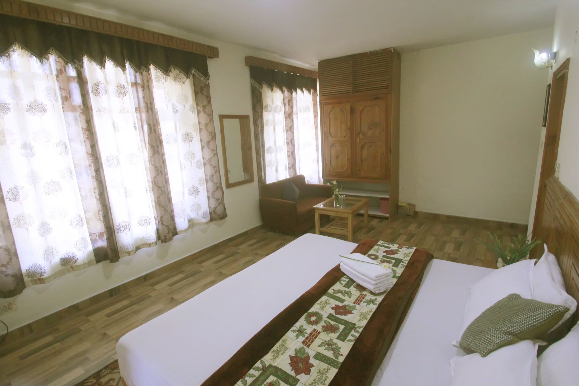 Hotel Chandertal Manali