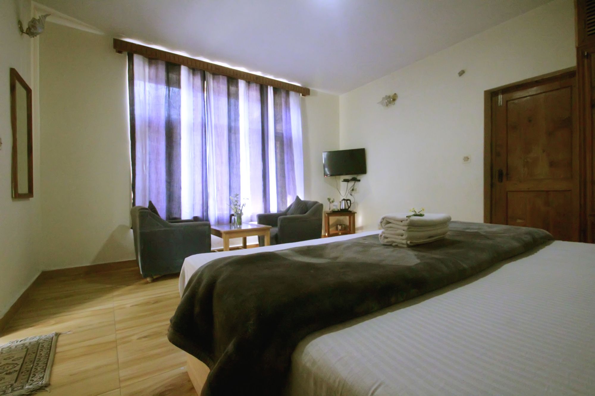 Hotel Chandertal Manali