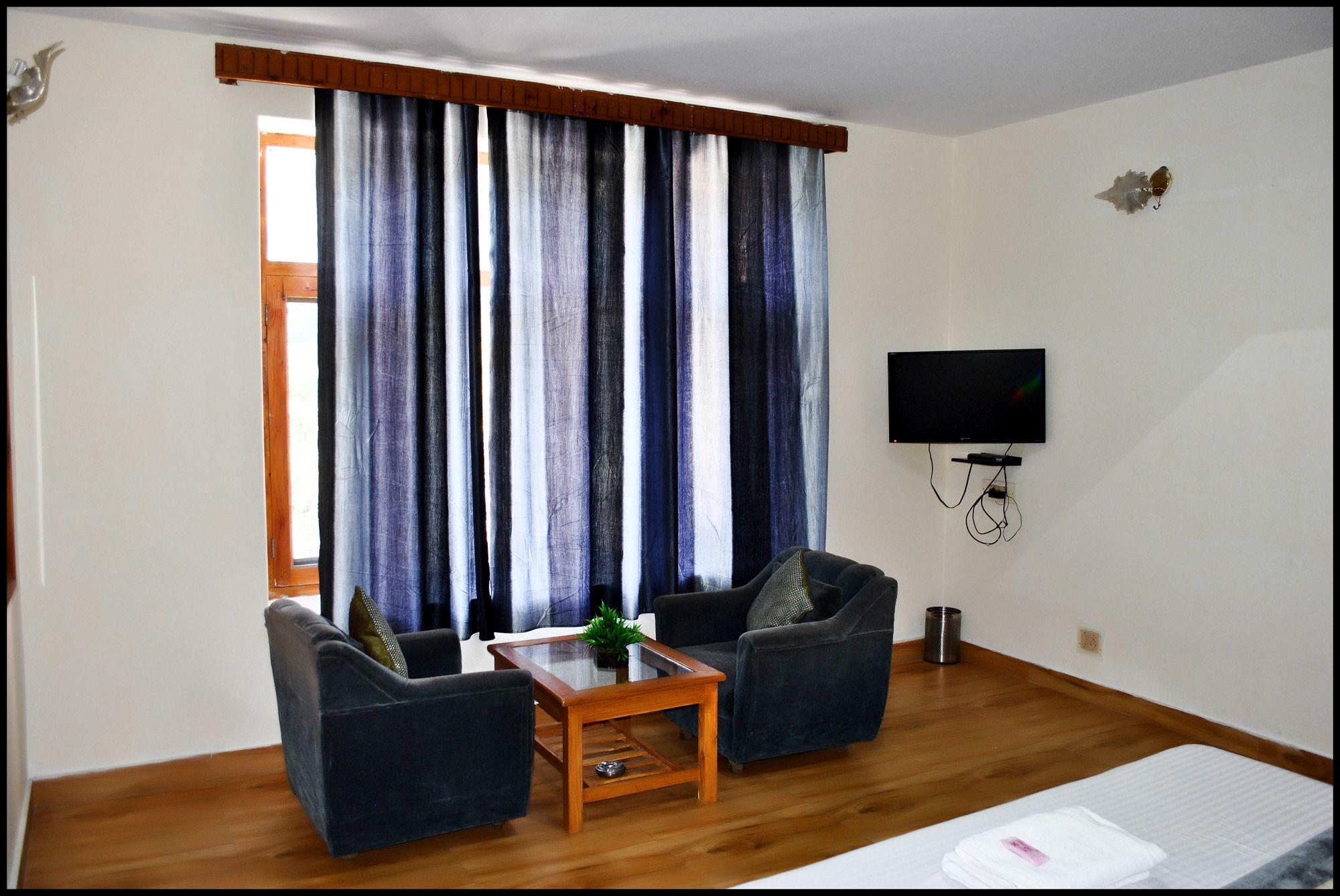 Hotel Chandertal Manali