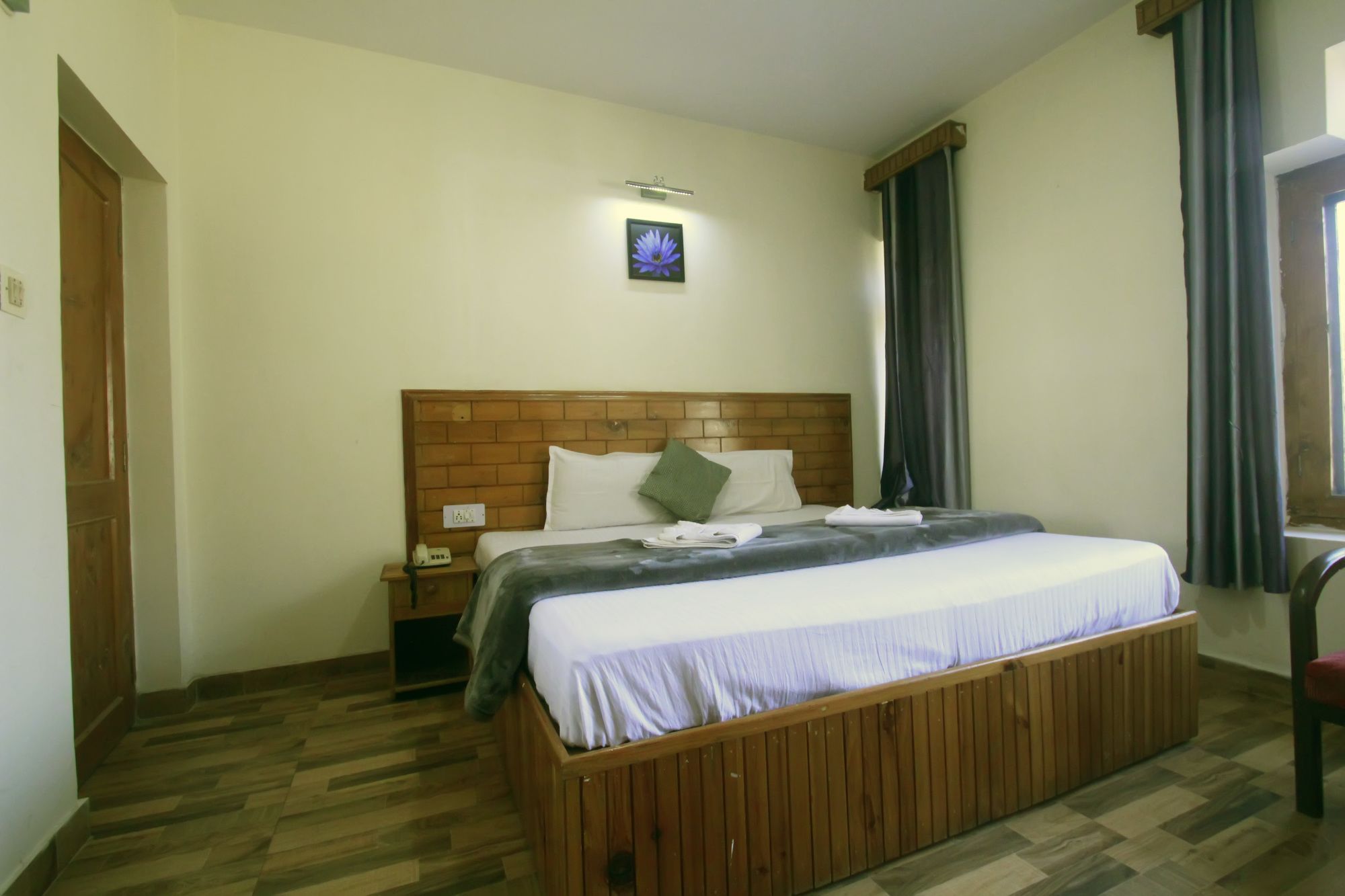 Hotel Chandertal Manali