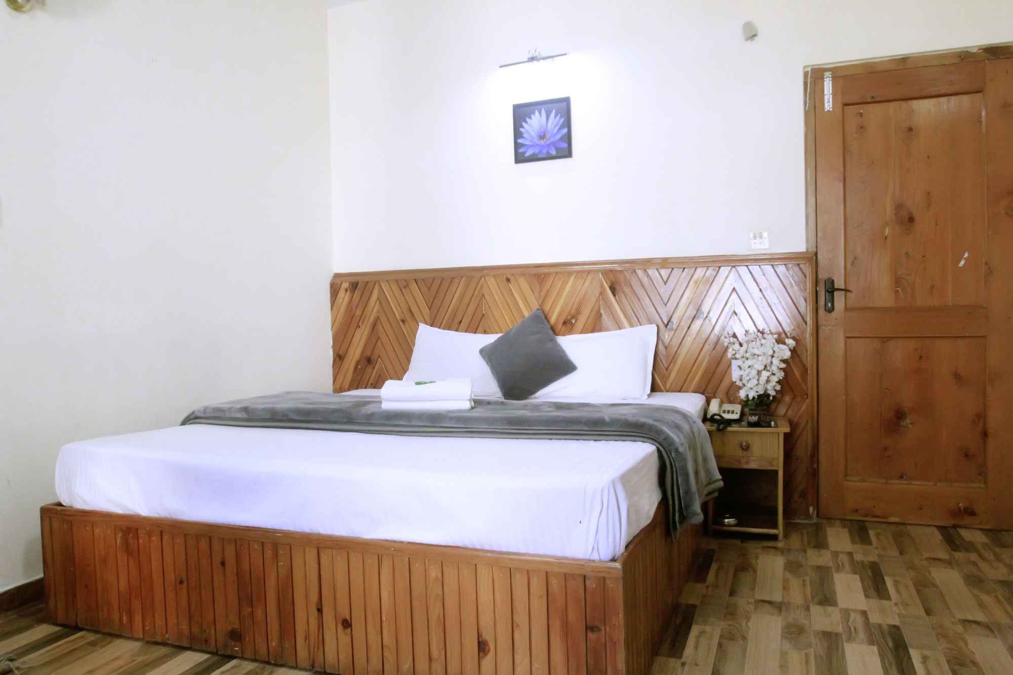 Hotel Chandertal Manali