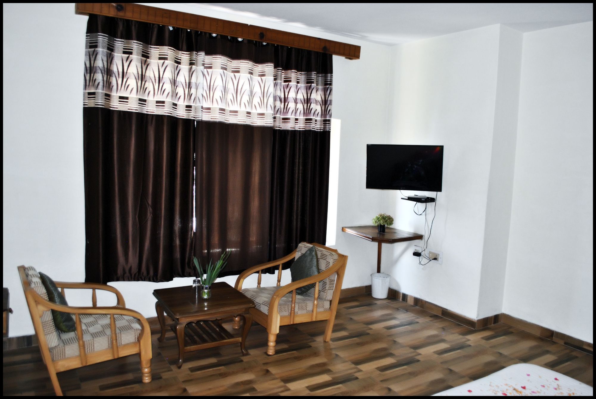 Hotel Chandertal Manali