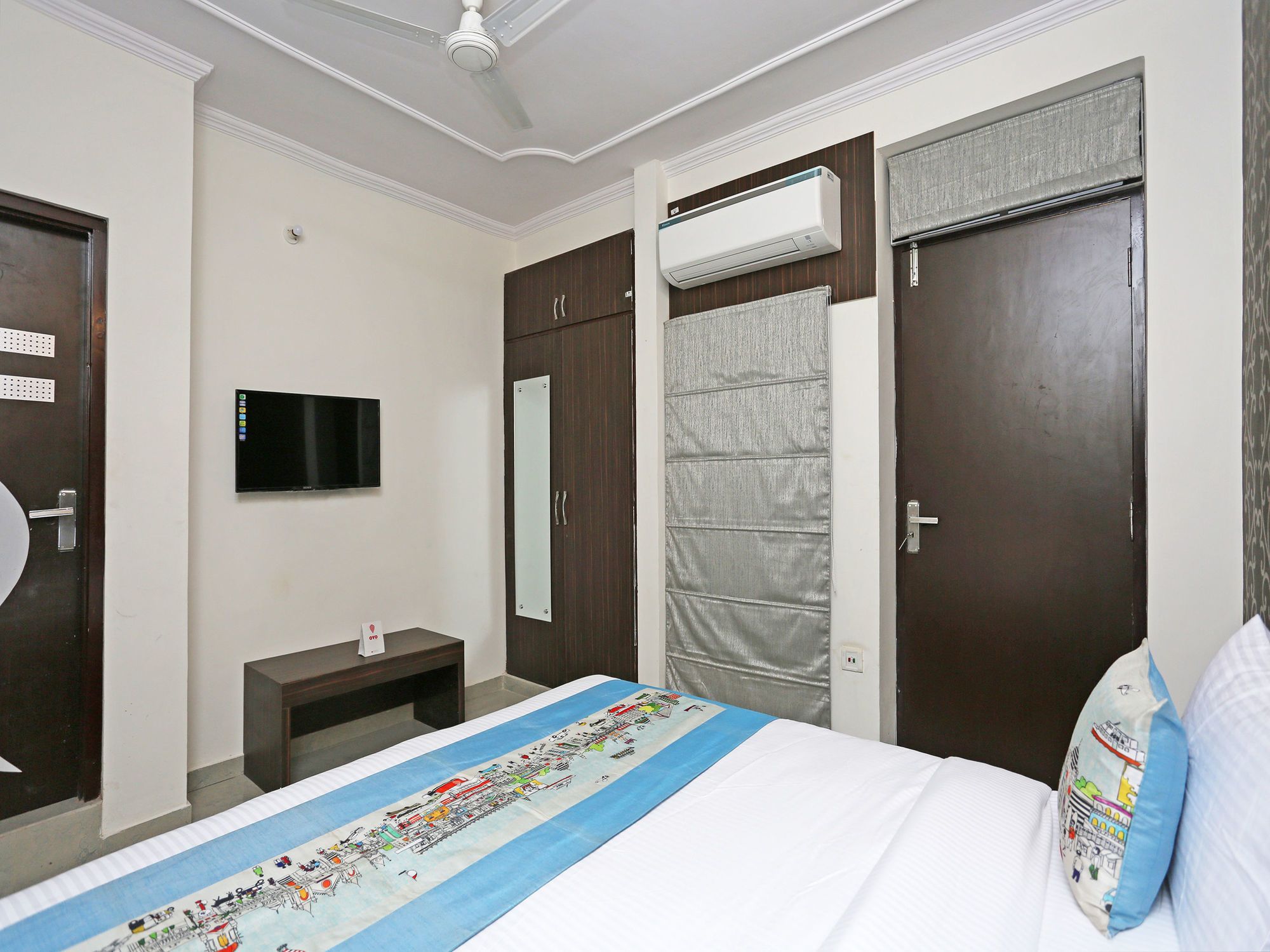 OYO 9596 Hotel Radha Nikunj Residency