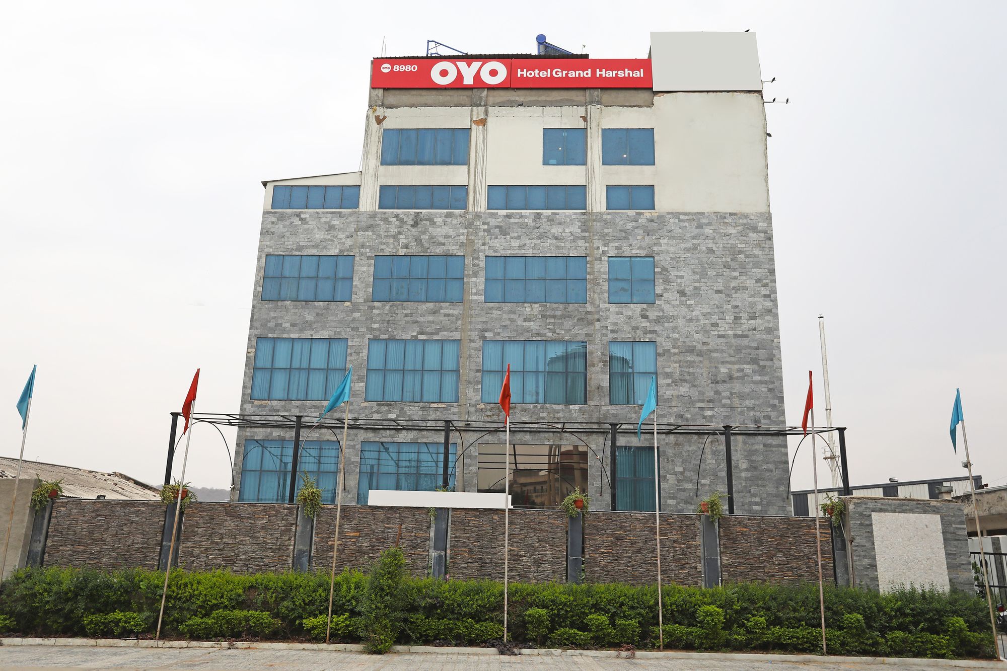 OYO 10325 Hotel Grand Harshal