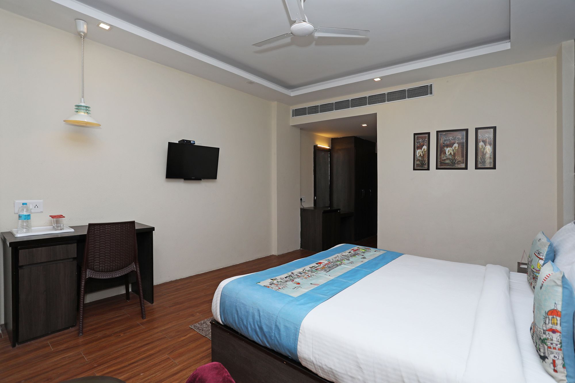 OYO 10325 Hotel Grand Harshal