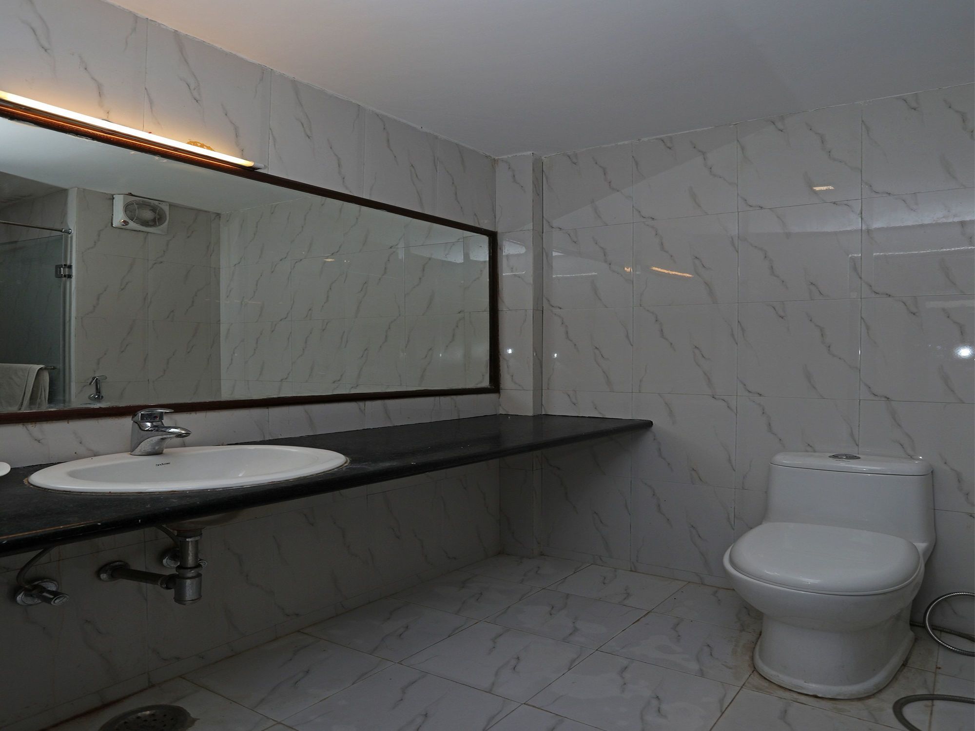 OYO 10325 Hotel Grand Harshal