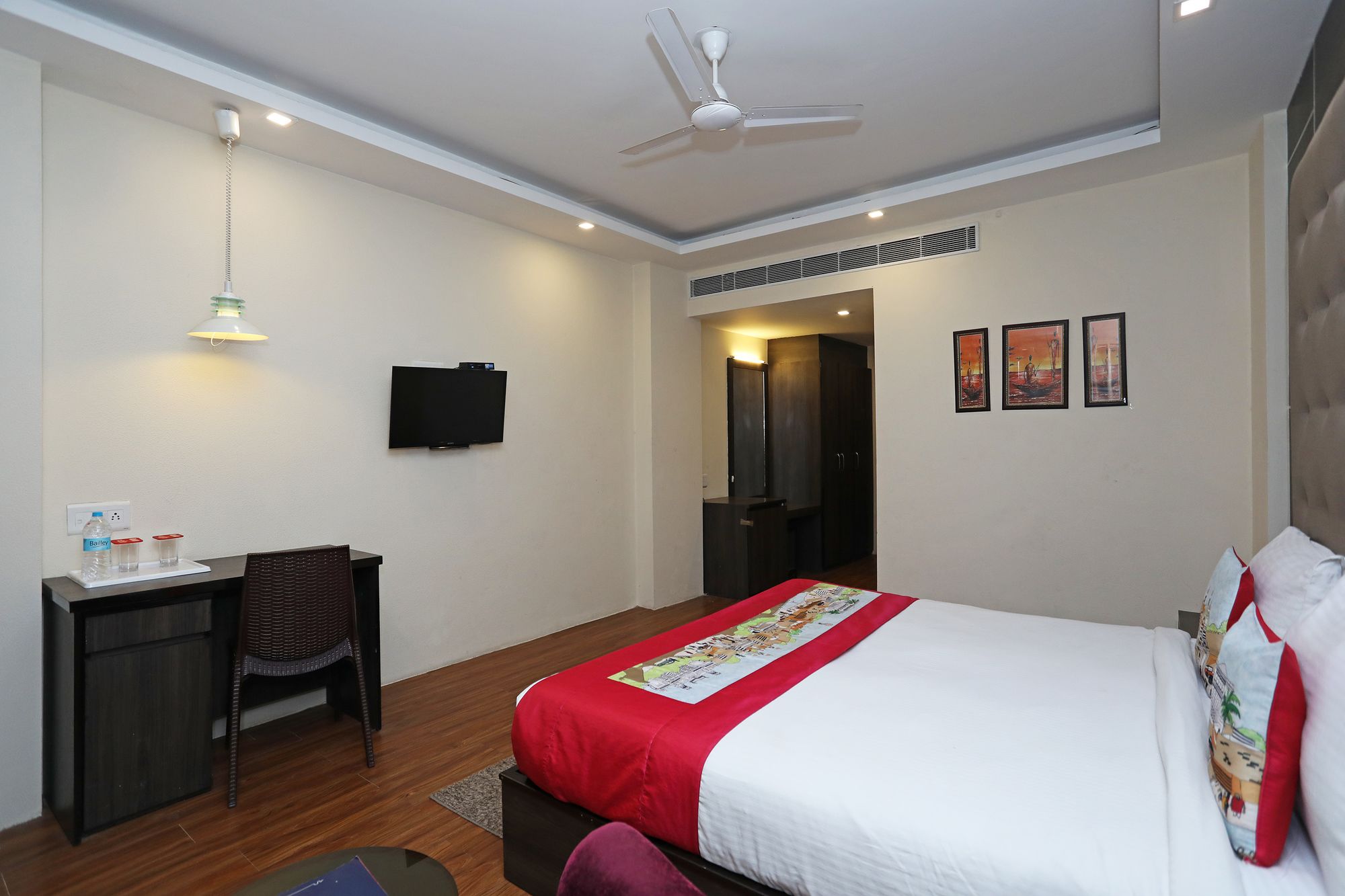 OYO 10325 Hotel Grand Harshal
