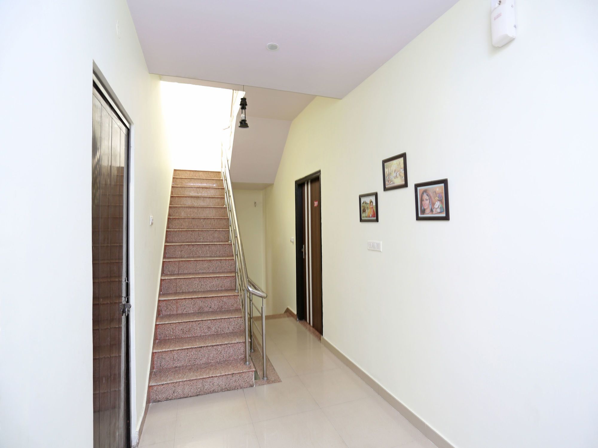 OYO 9649 Hotel RnB Select Vijay Palace