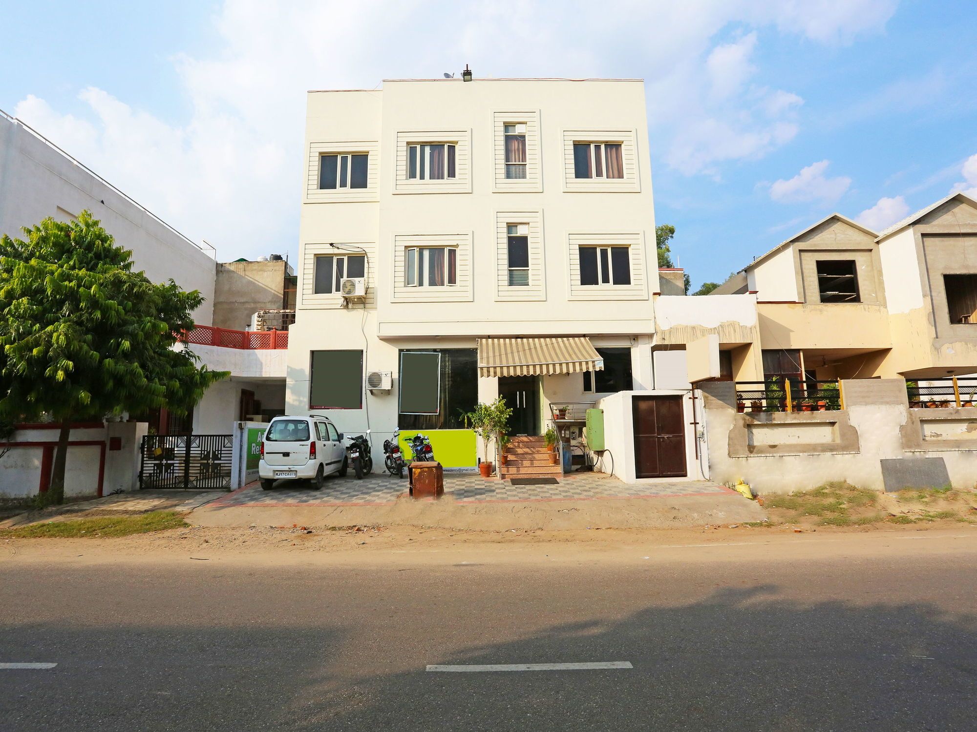 OYO 9649 Hotel RnB Select Vijay Palace