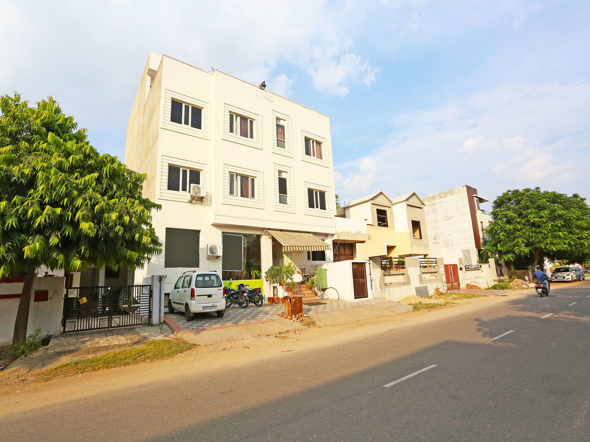 OYO 9649 Hotel RnB Select Vijay Palace