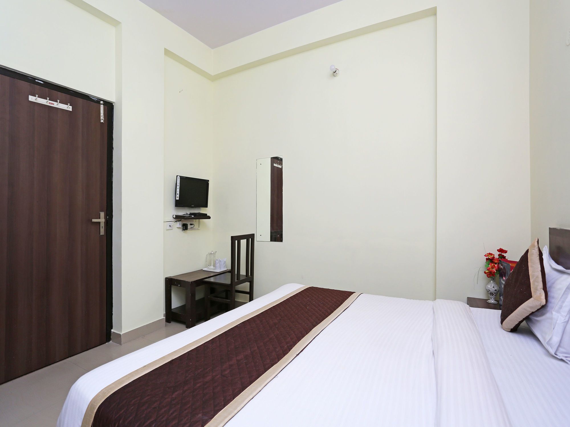 OYO 9649 Hotel RnB Select Vijay Palace
