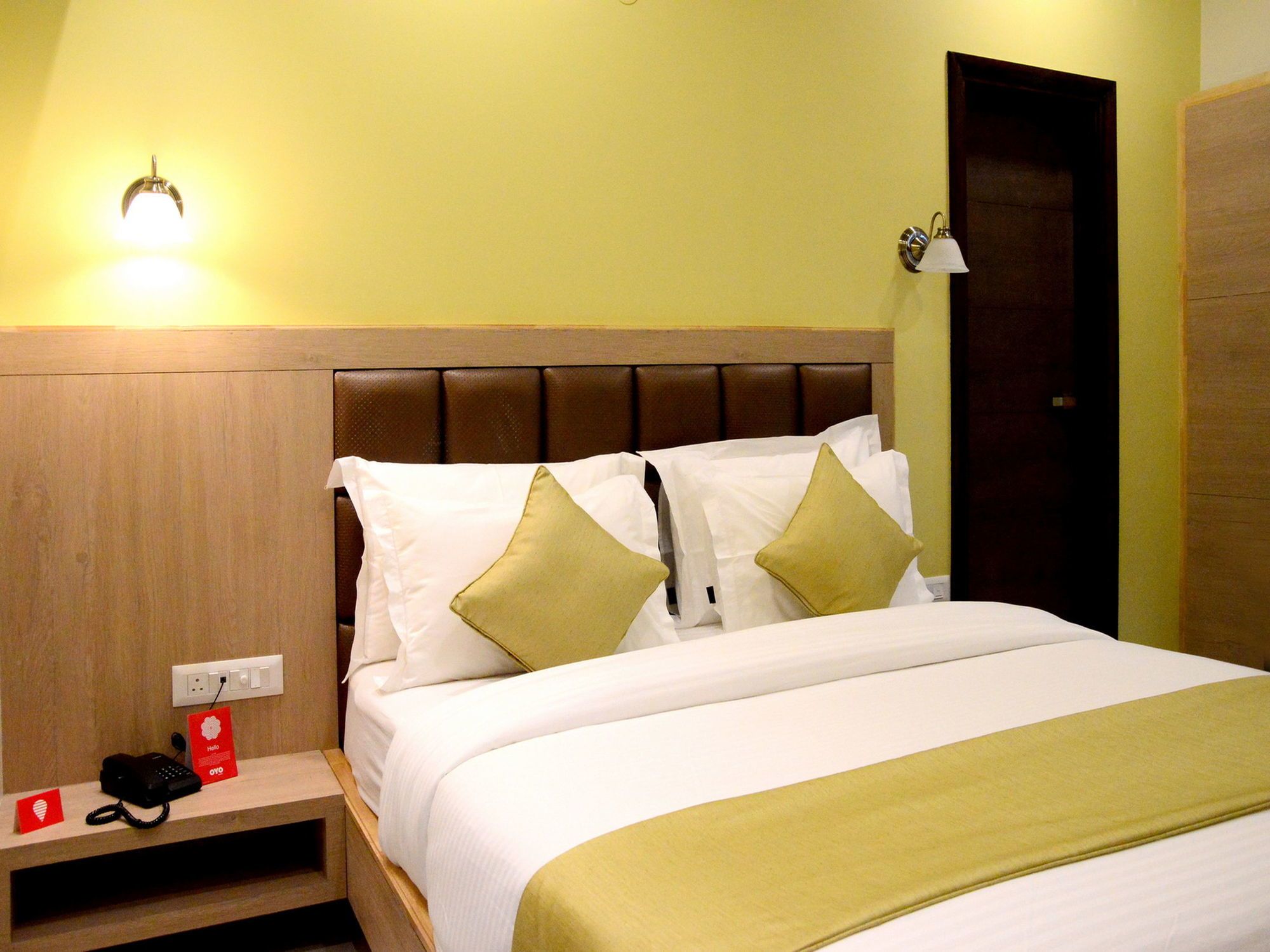OYO 5723 Hotel Crown Jaipur
