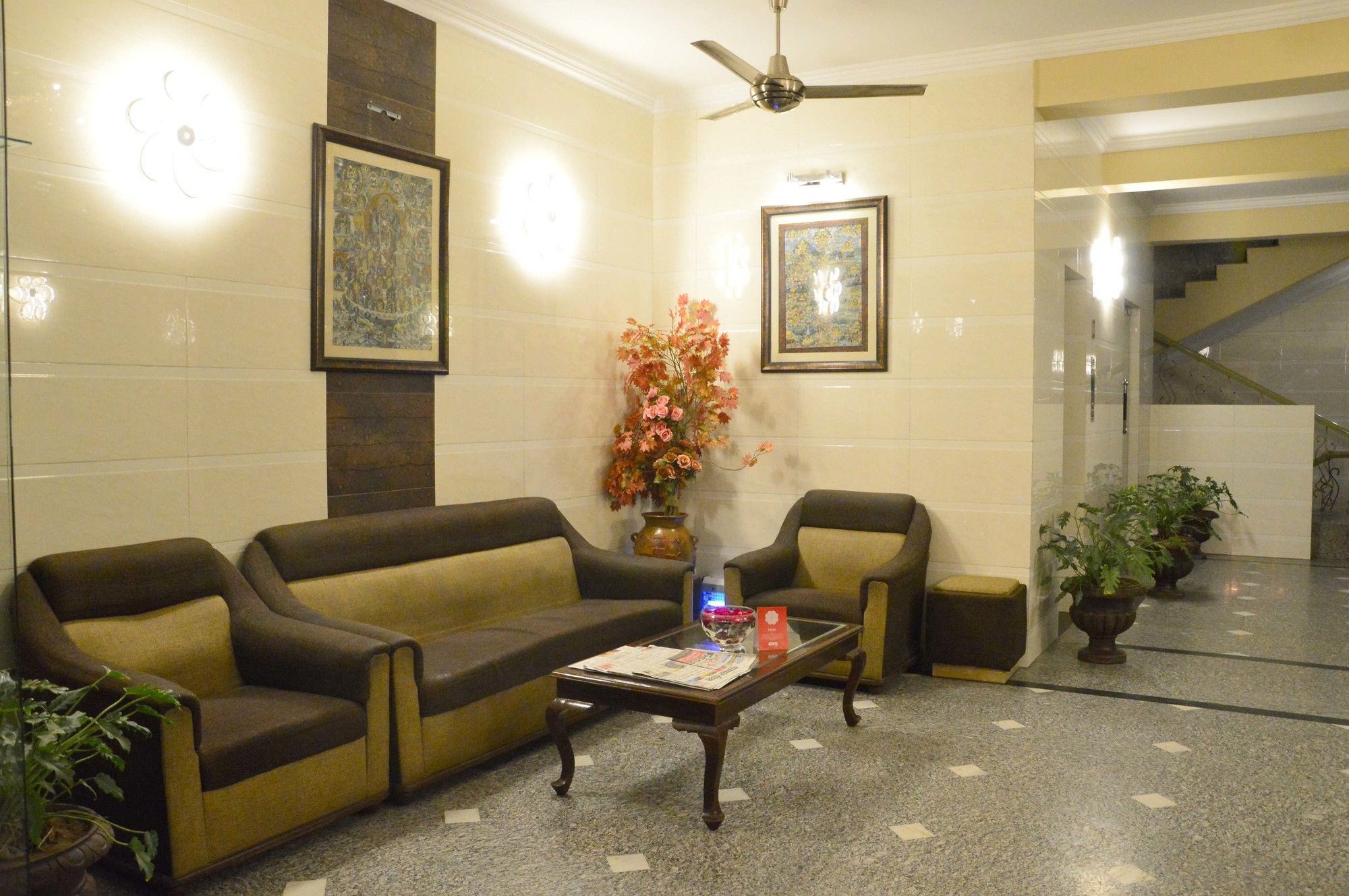 OYO 5723 Hotel Crown Jaipur