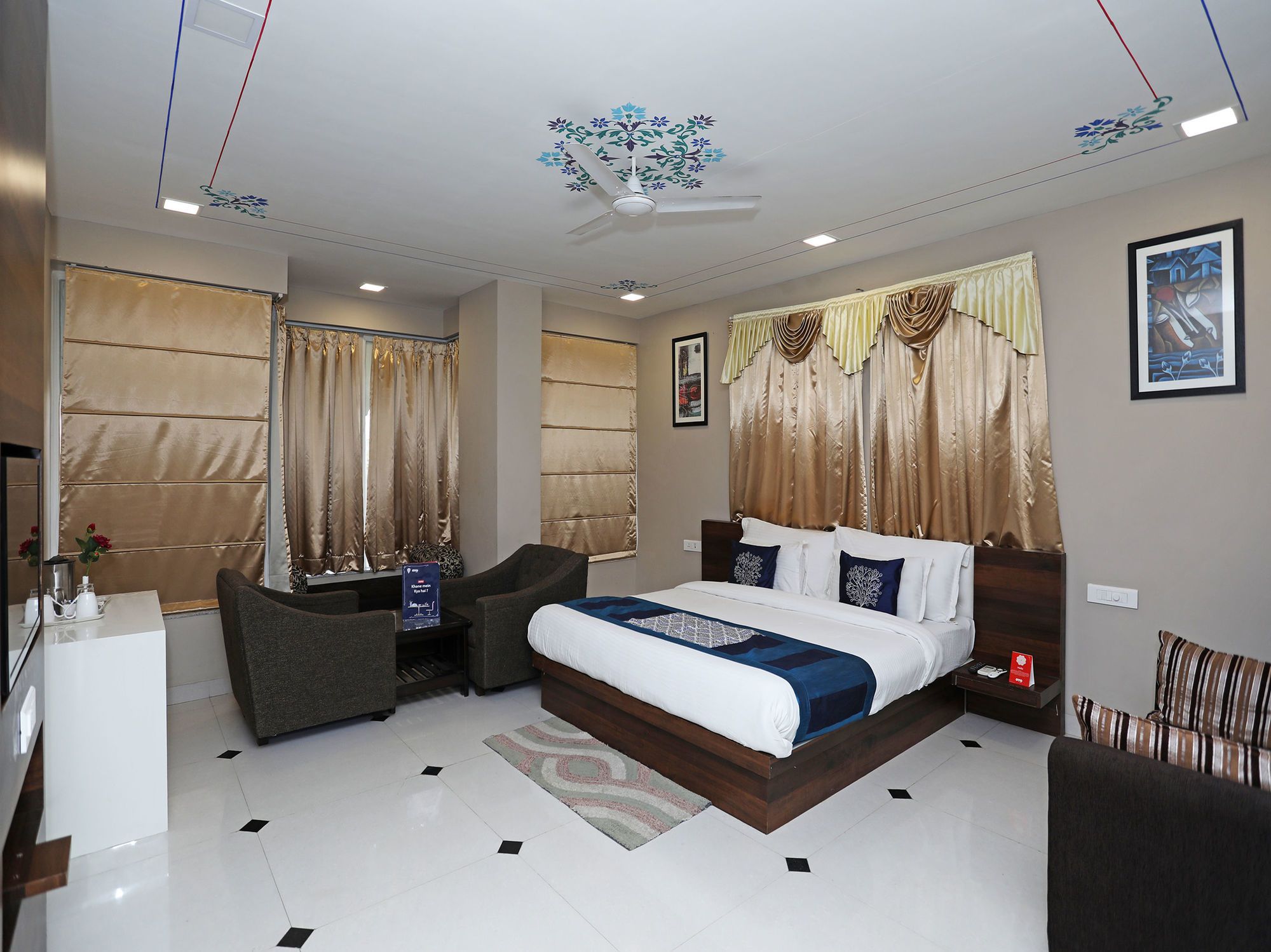 OYO 9972 Hotel Kingfisher