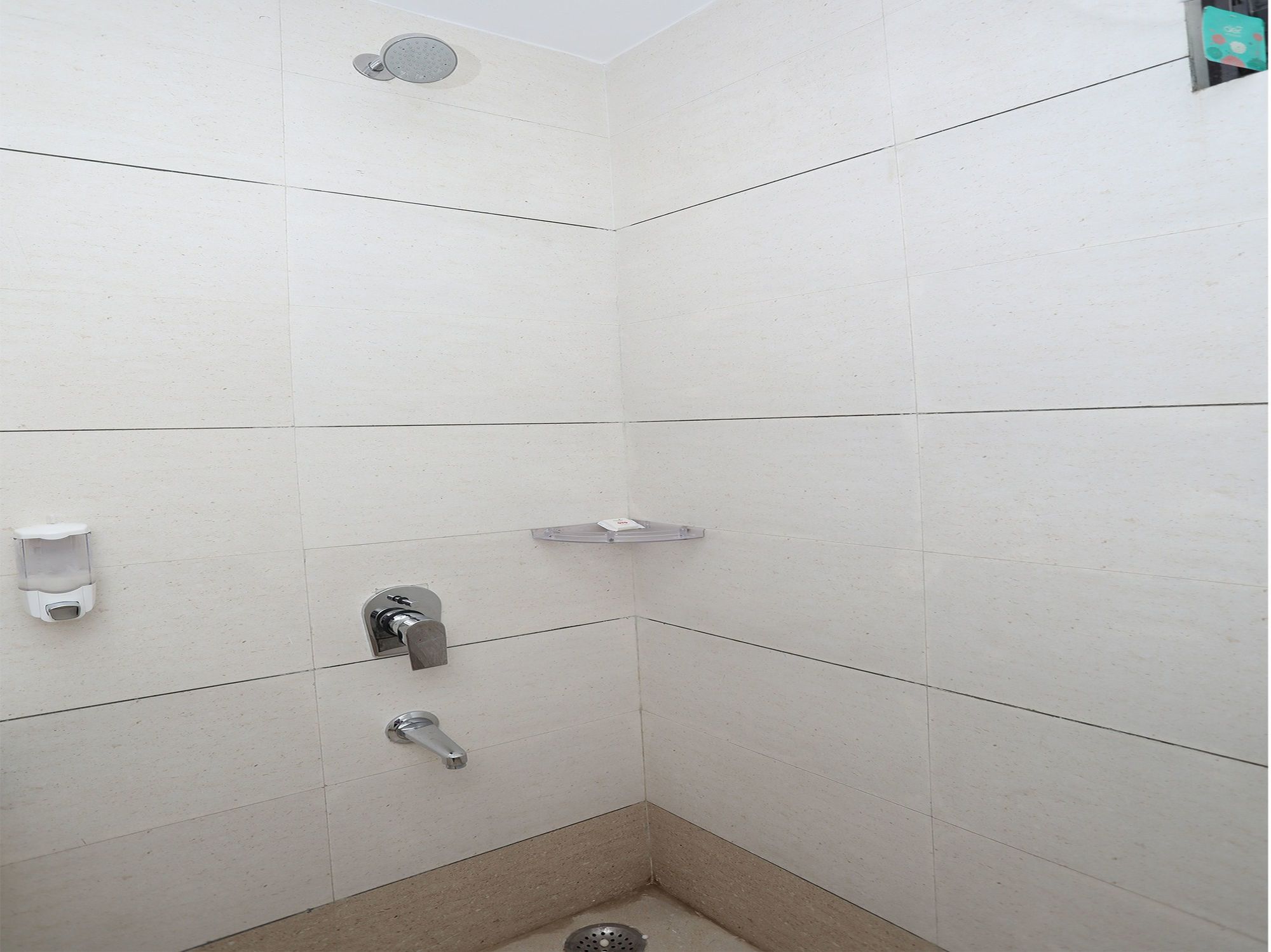 OYO 9972 Hotel Kingfisher