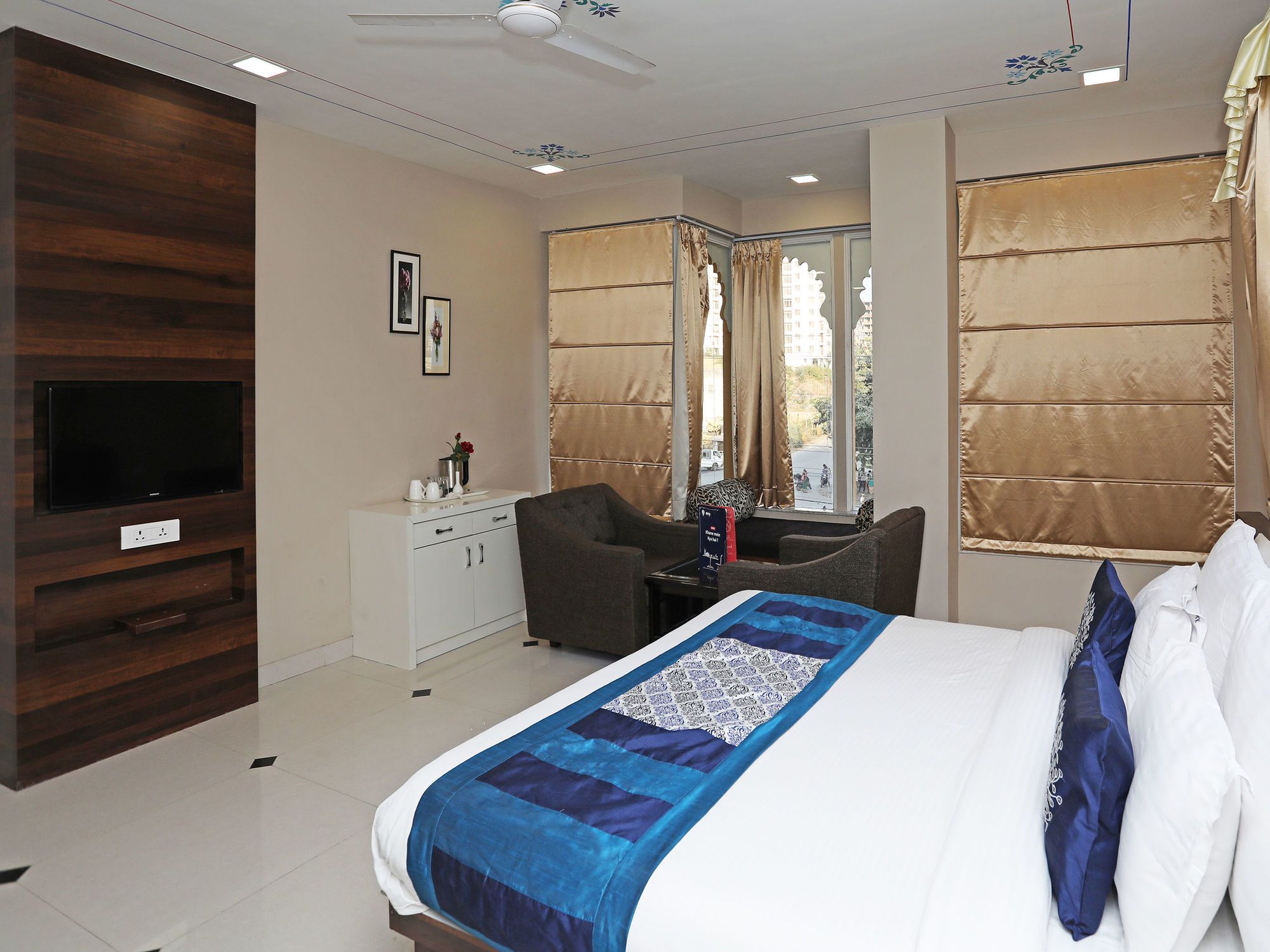 OYO 9972 Hotel Kingfisher