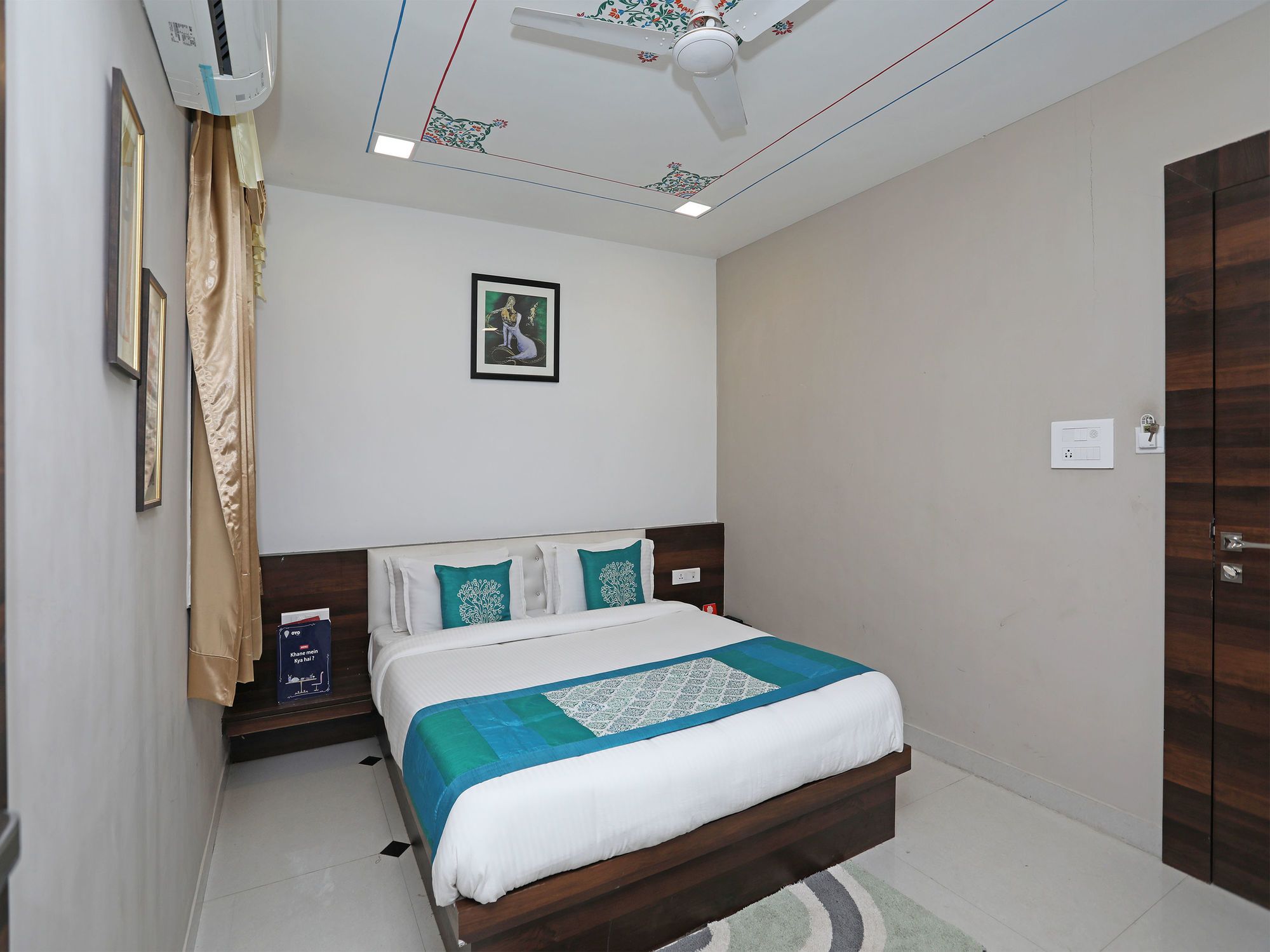 OYO 9972 Hotel Kingfisher