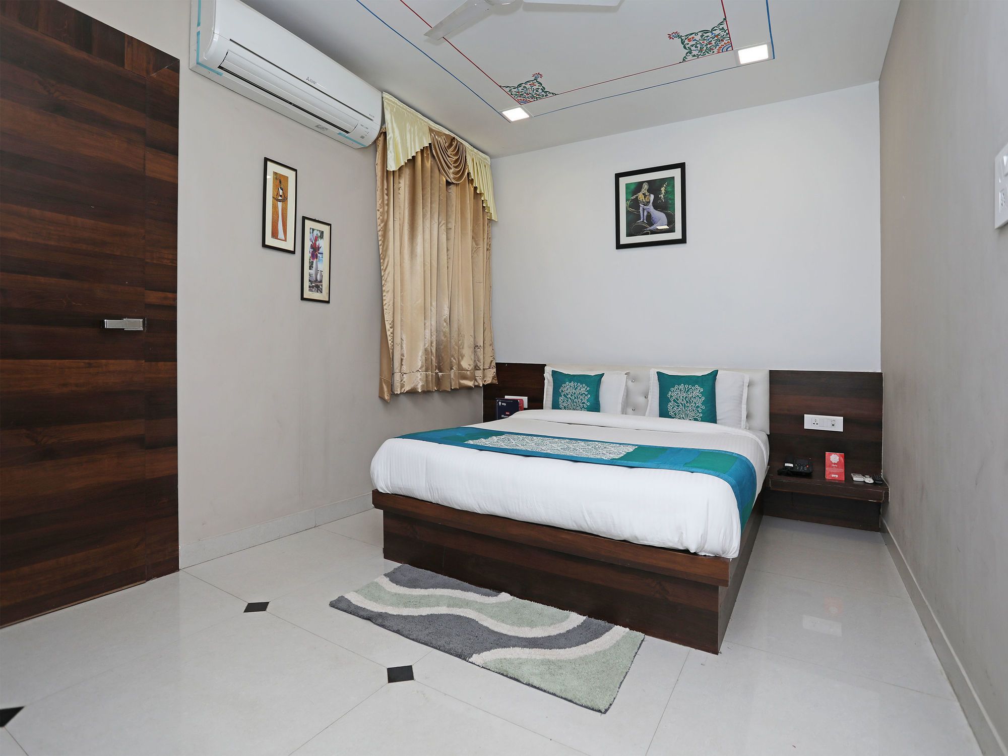 OYO 9972 Hotel Kingfisher
