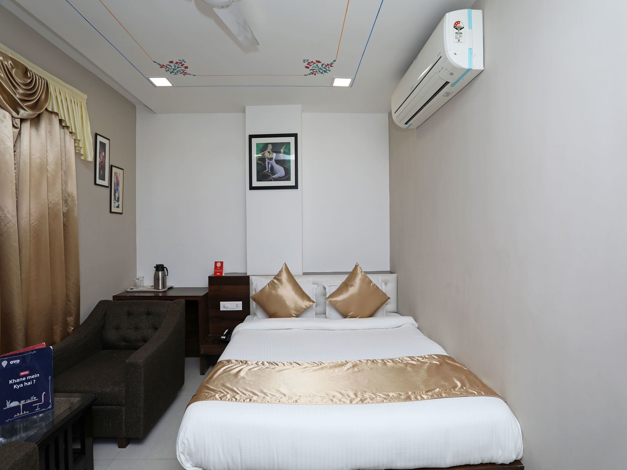 OYO 9972 Hotel Kingfisher