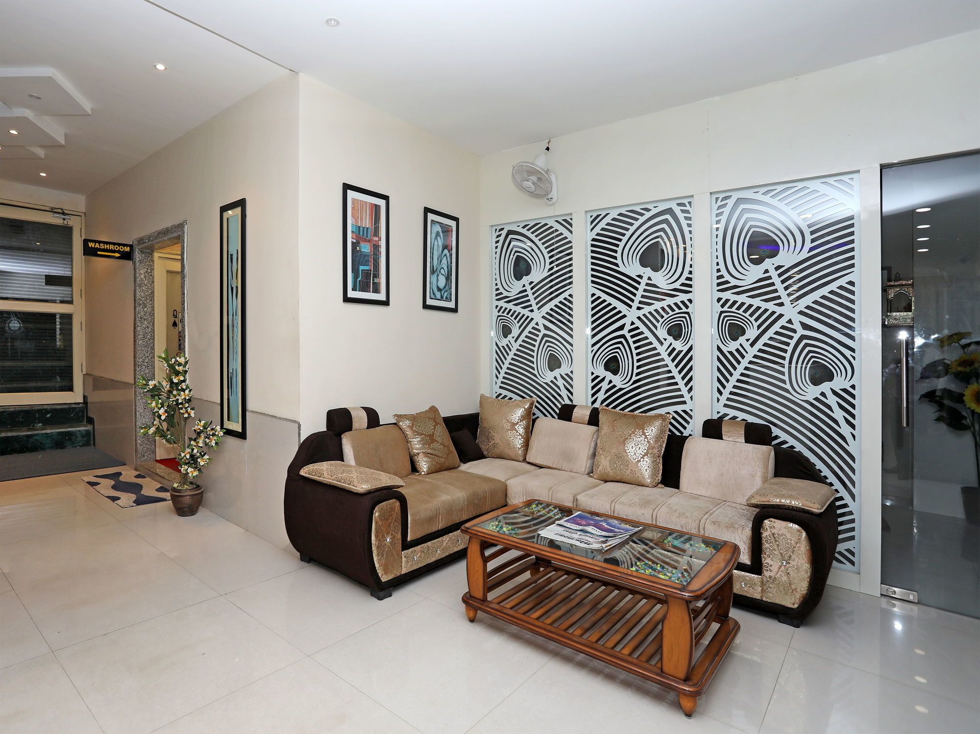 OYO 9972 Hotel Kingfisher