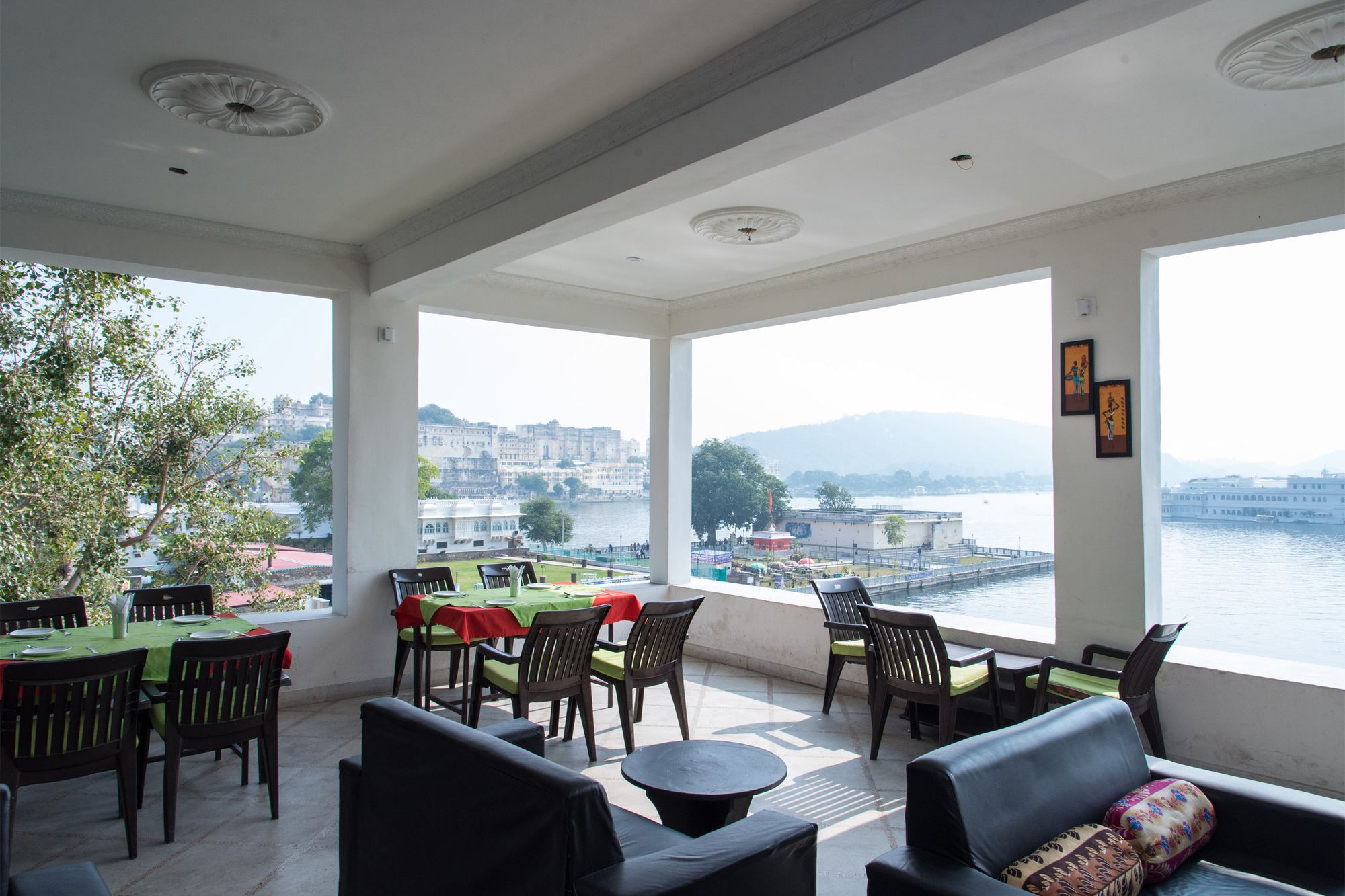 OYO 156 Hotel Lake Haveli