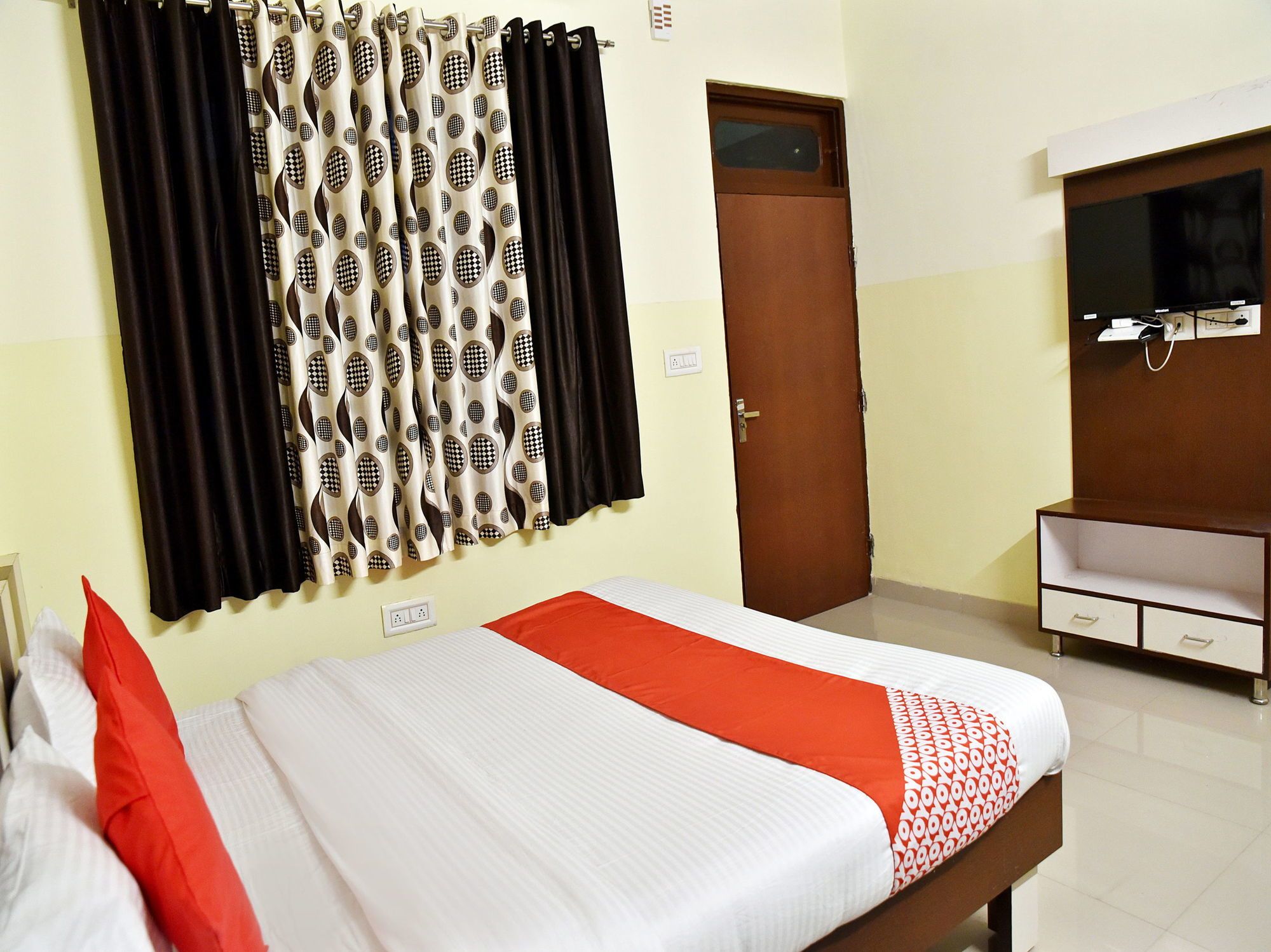 OYO 11389 Hotel NG Palace