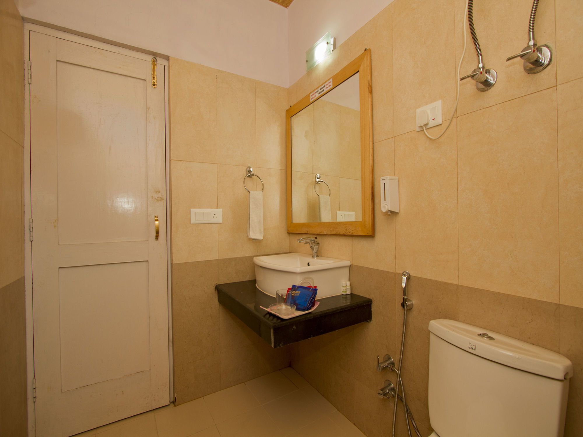 OYO 4581 Hotel Prini Palace
