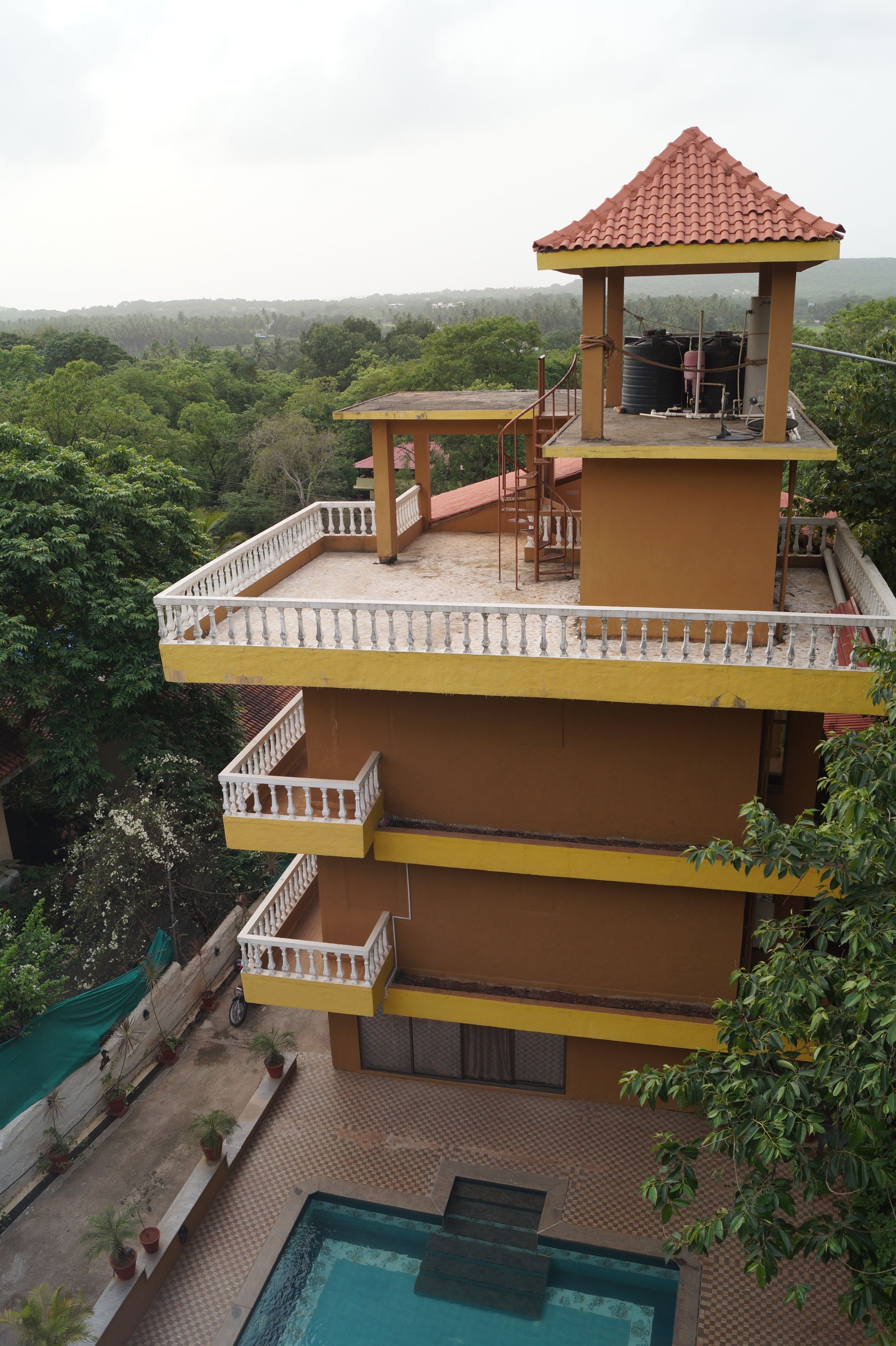 Side Image 2