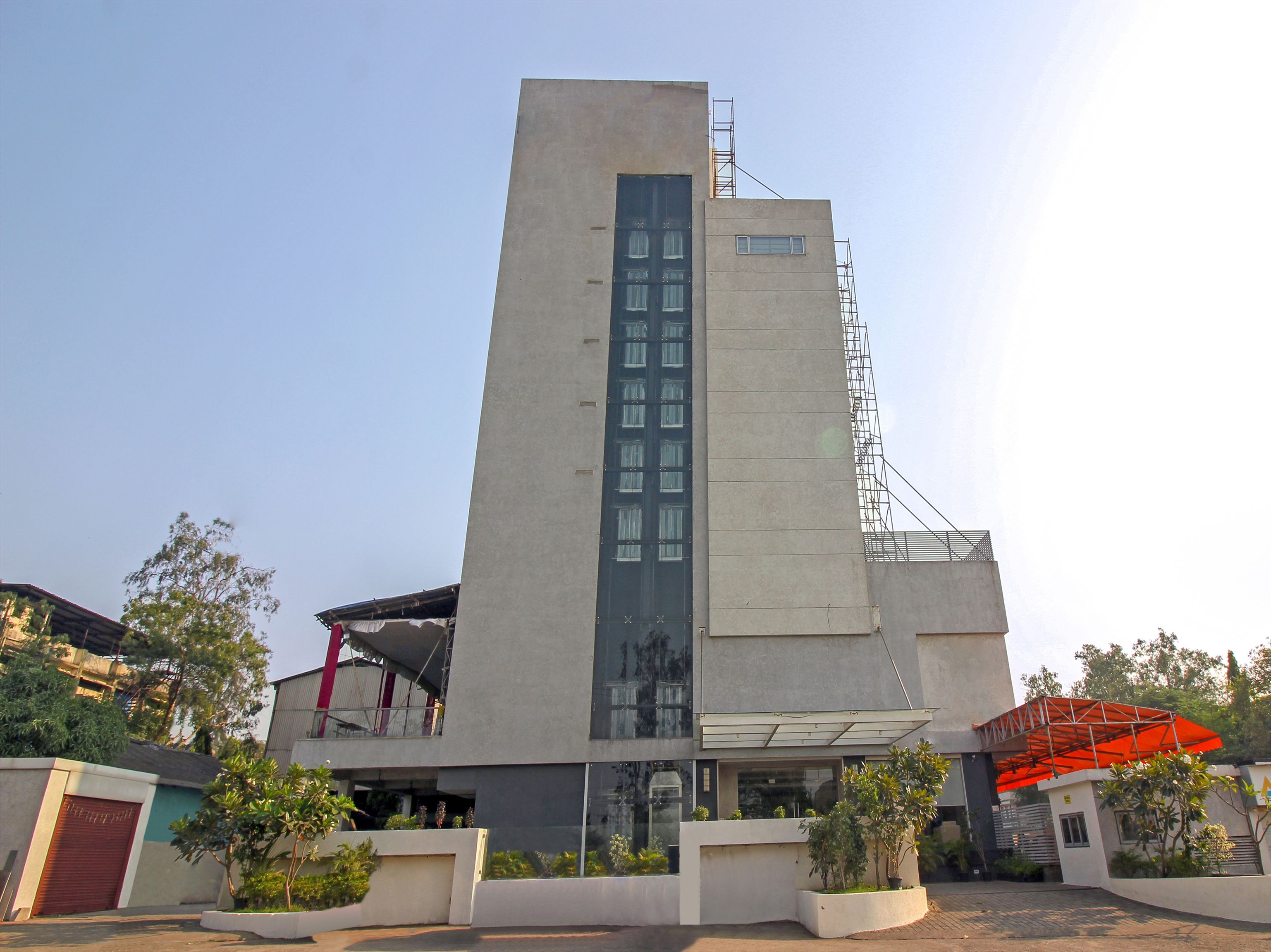 Side Image 2