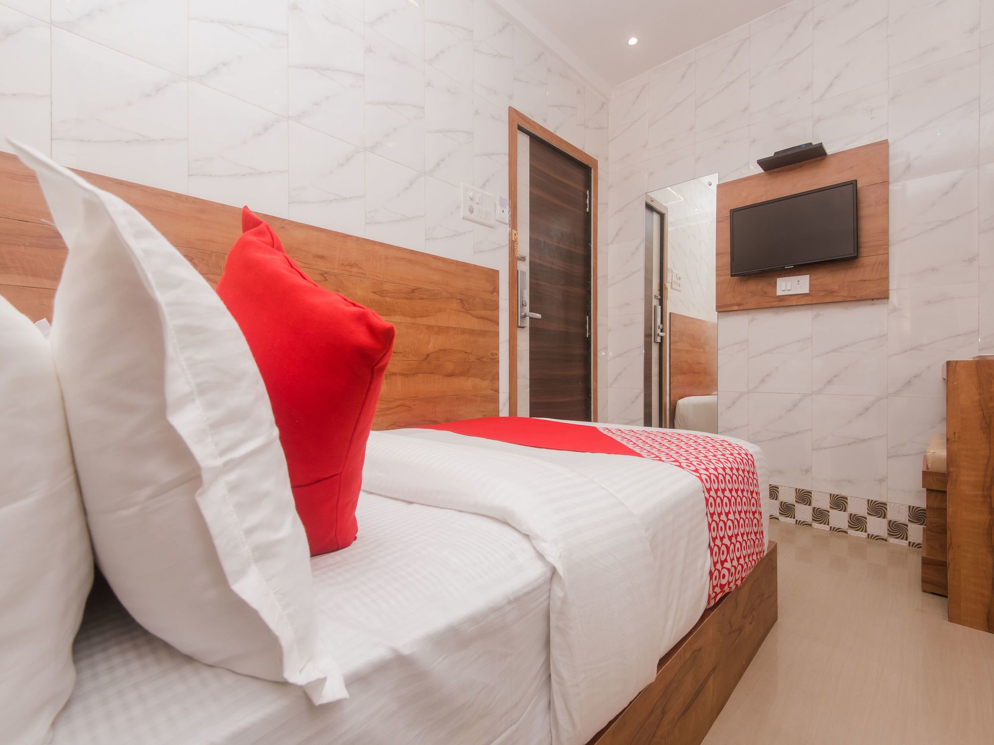 OYO 17202 Hotel Indore