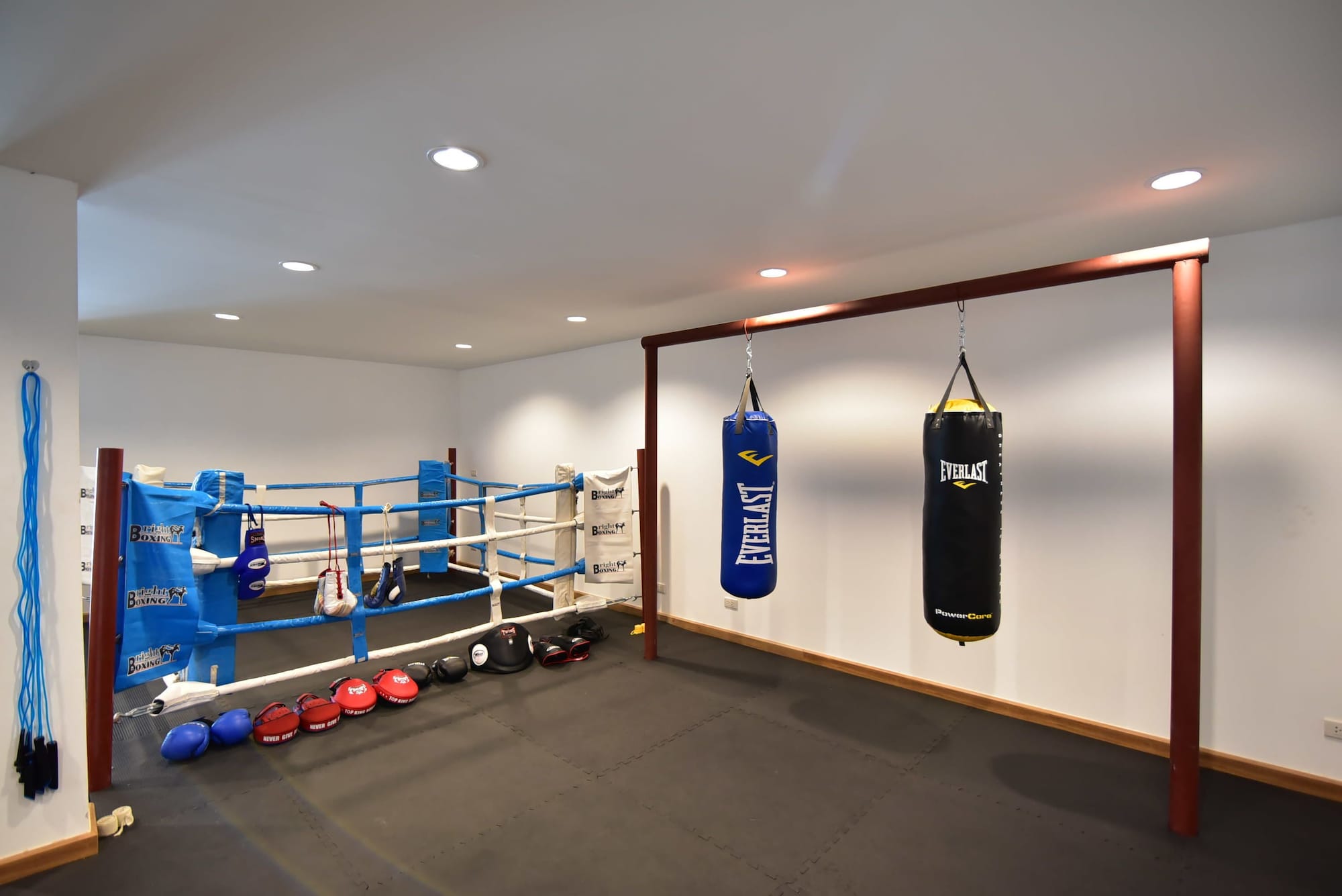 Thonglor Suites
