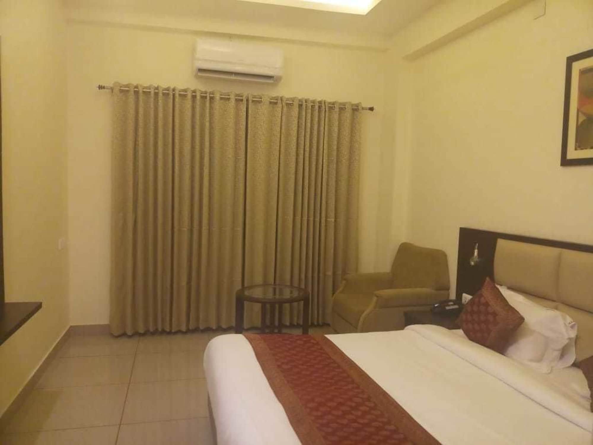 Hotel Sarovar Grand