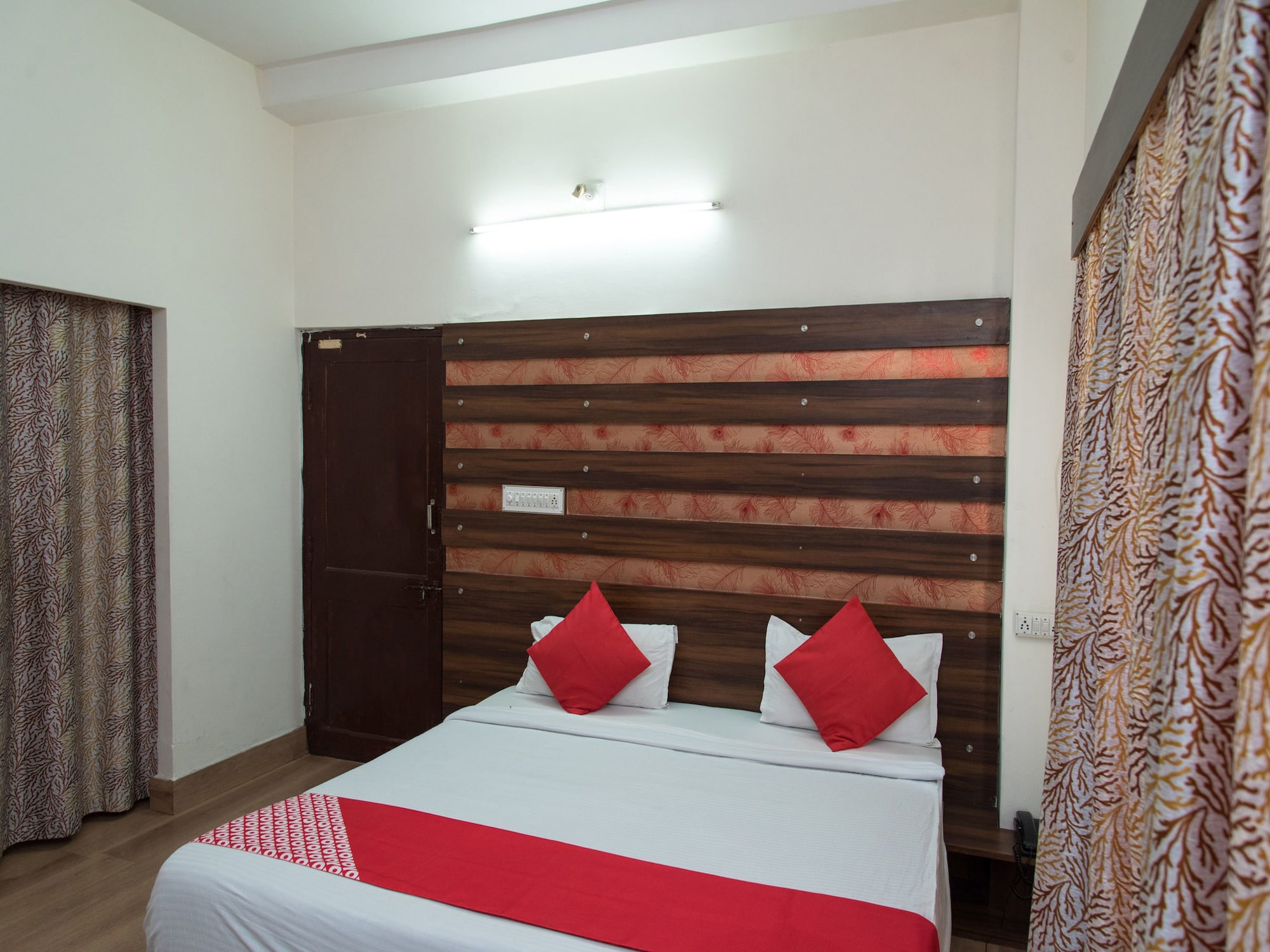 OYO 13357 Destiny Inn
