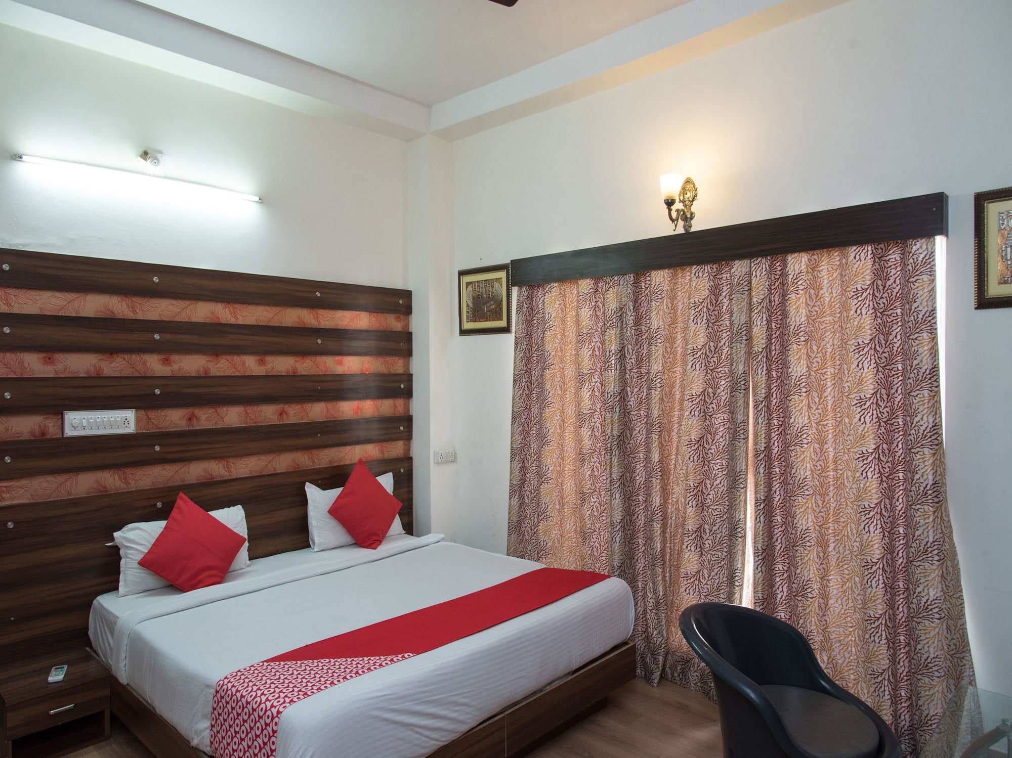 OYO 13357 Destiny Inn