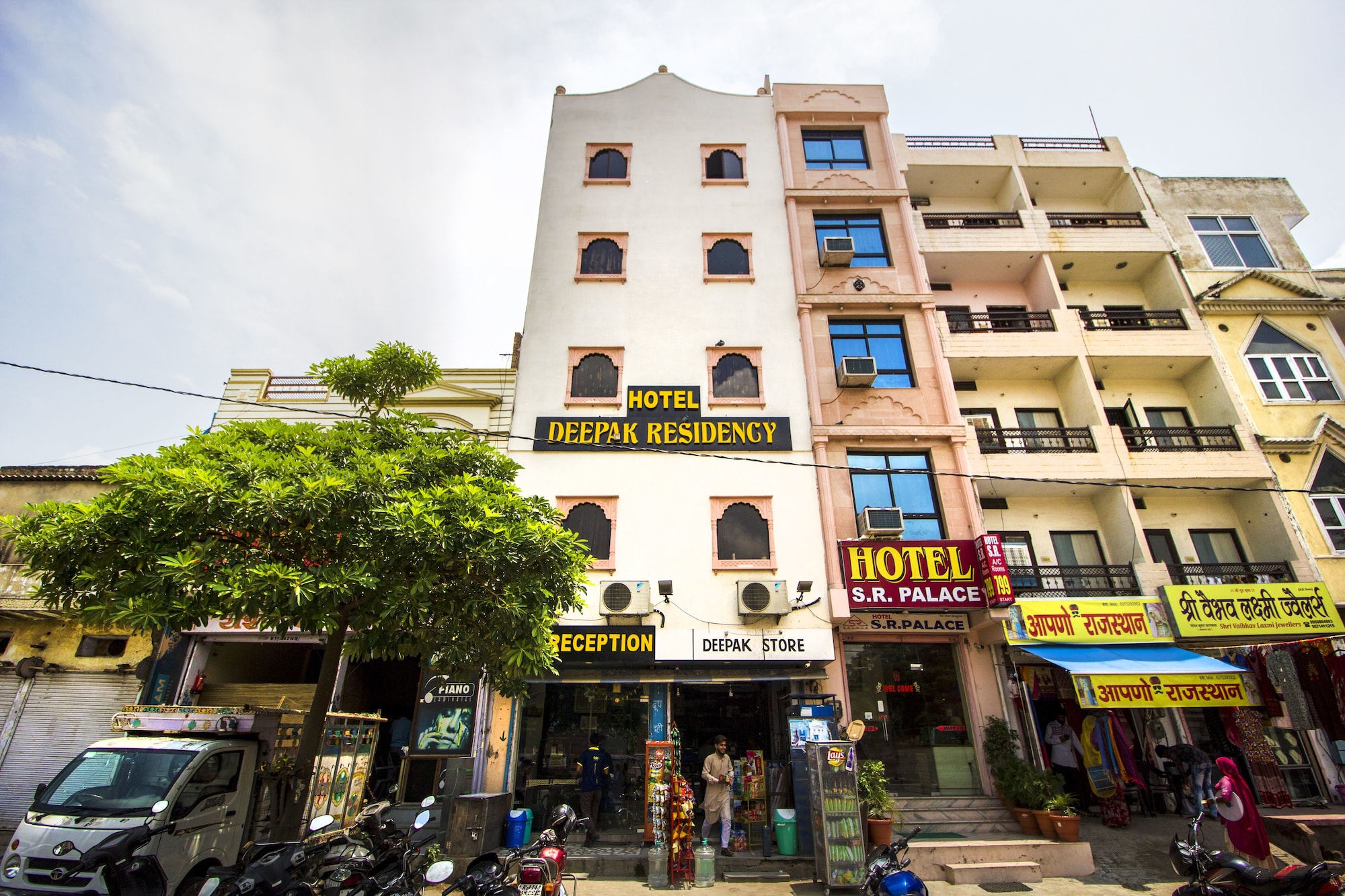 FabHotel Deepak Residency