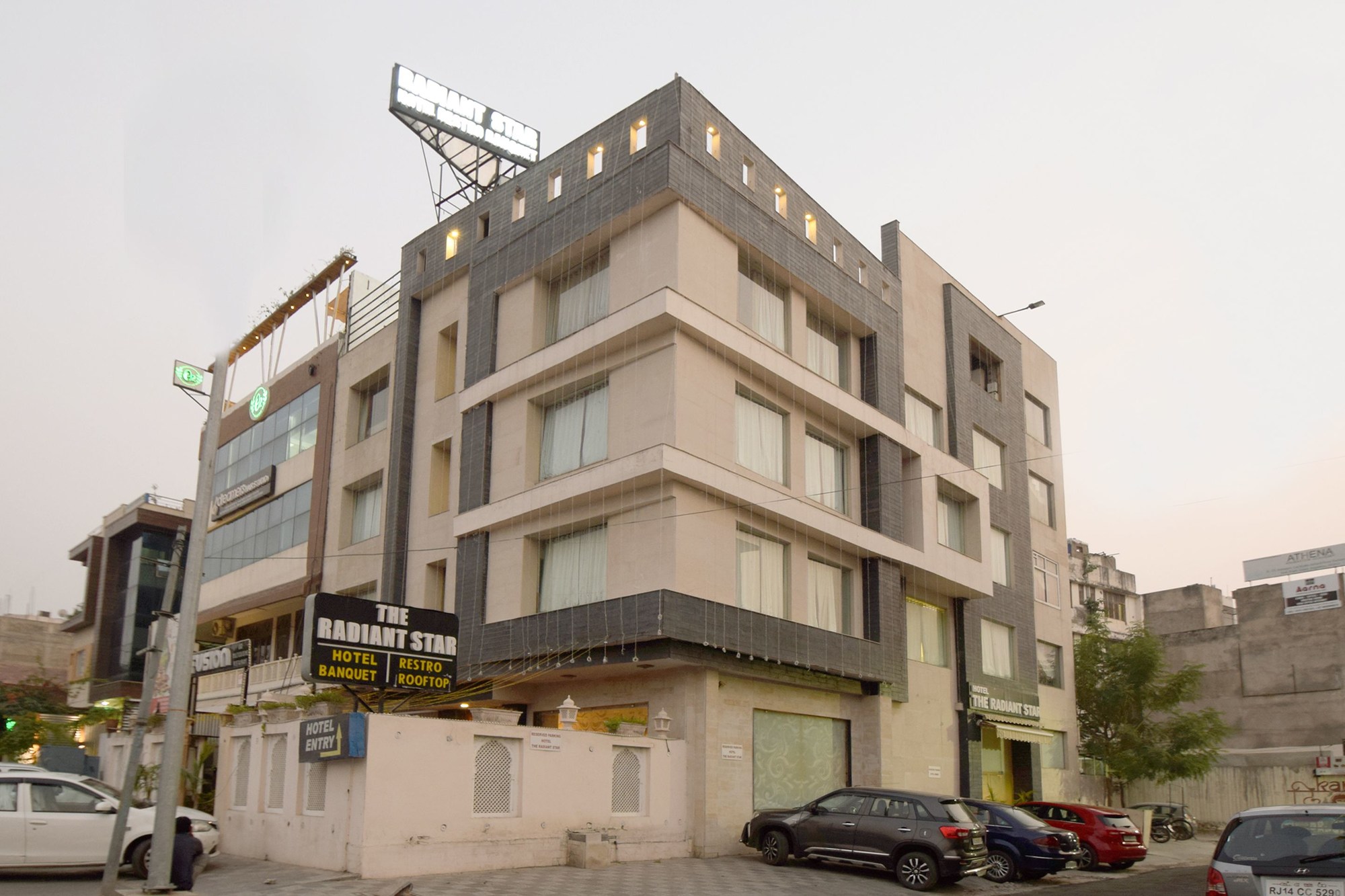 Capital O 23134 Hotel Radiant Star