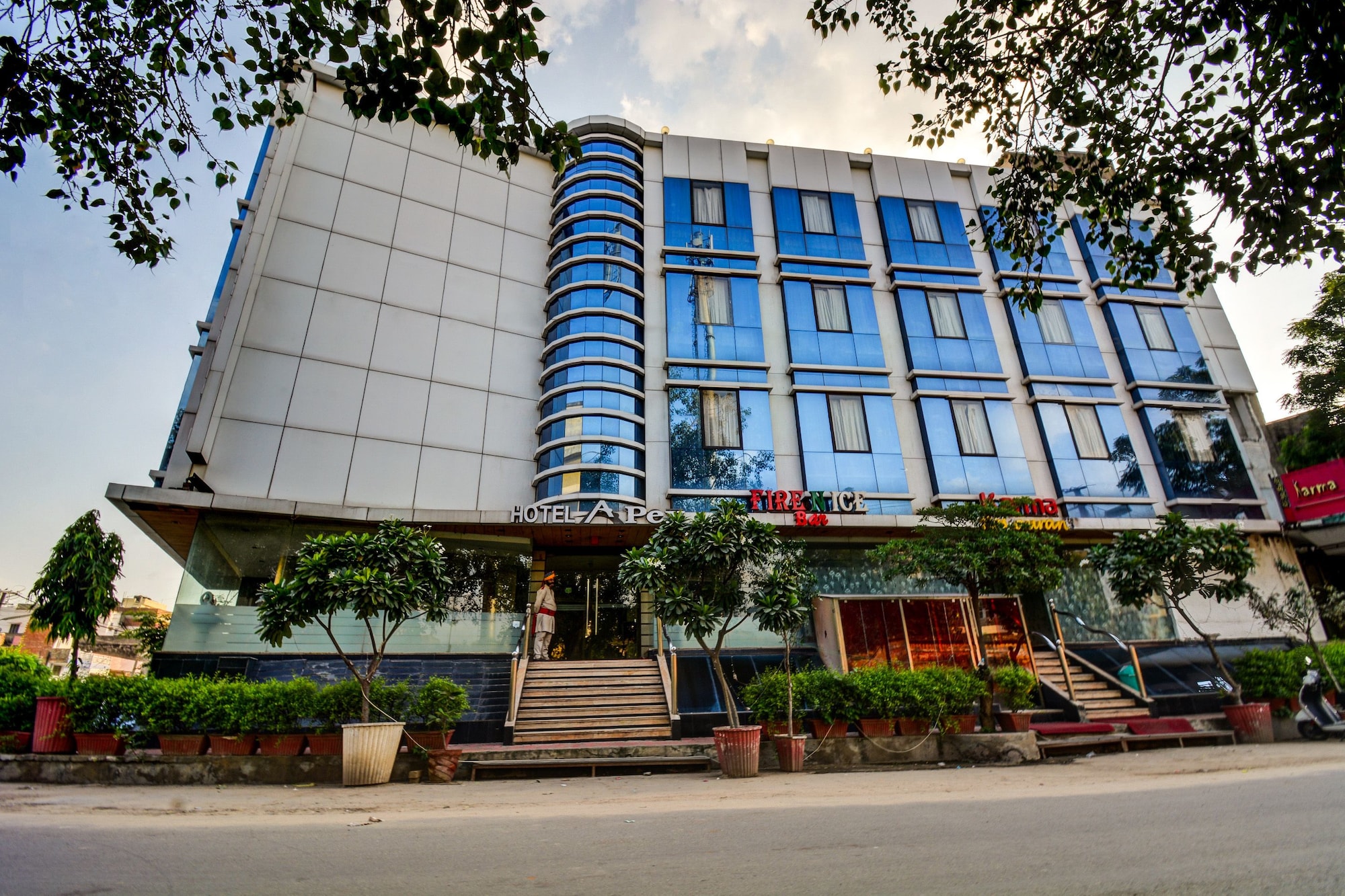 Capital O 18907 Hotel Apex Intercontinental