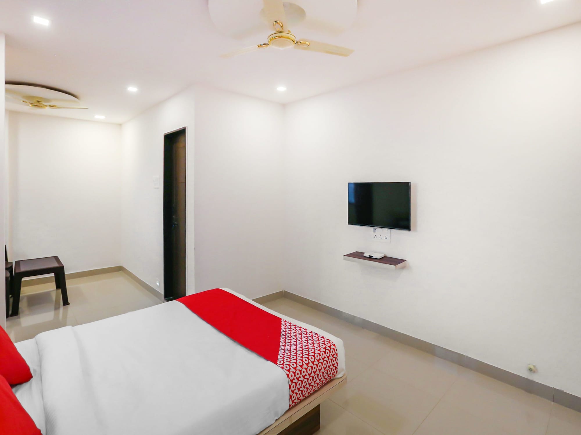 OYO 15826 Pingara Executive