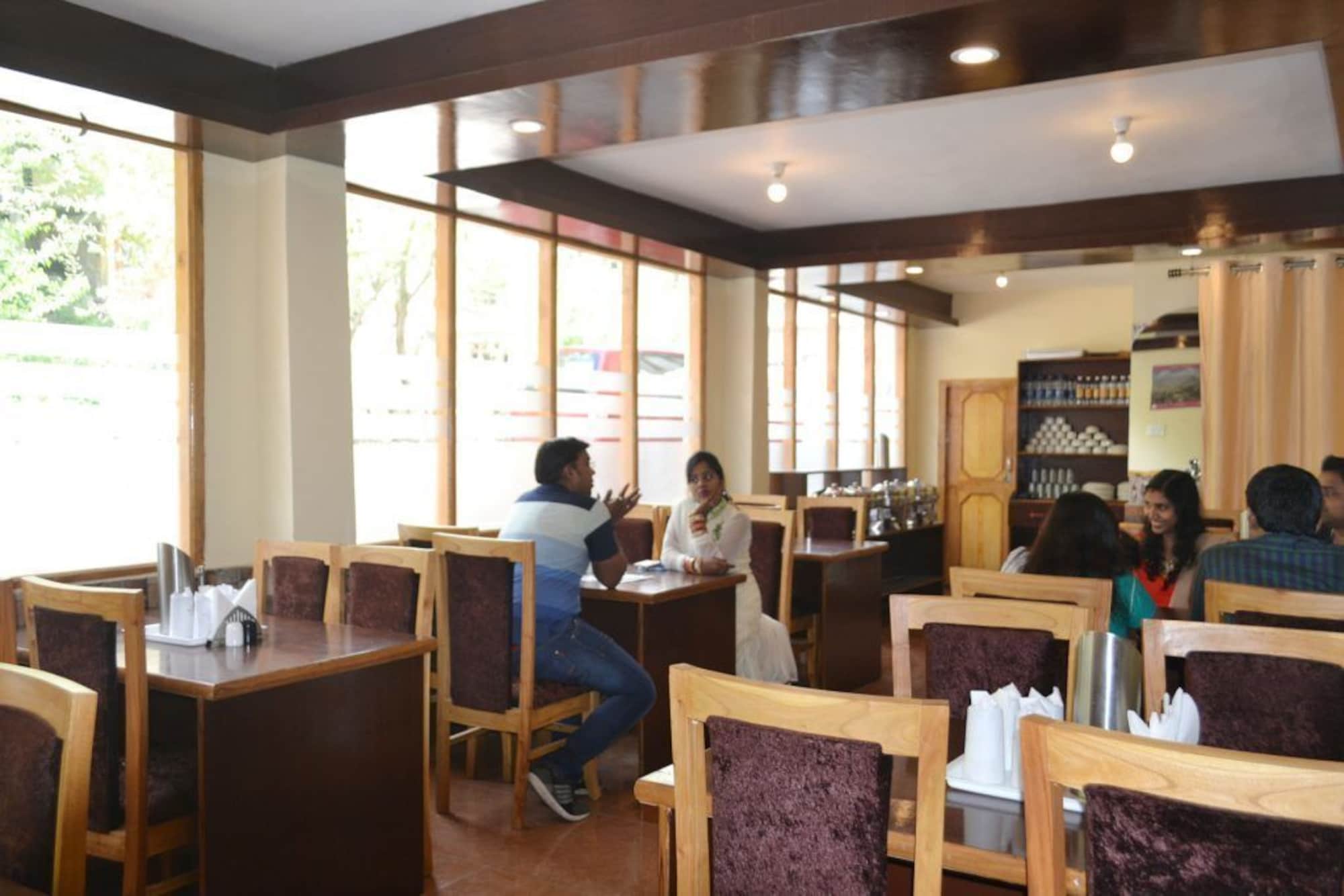 Hotel Tridev Manali