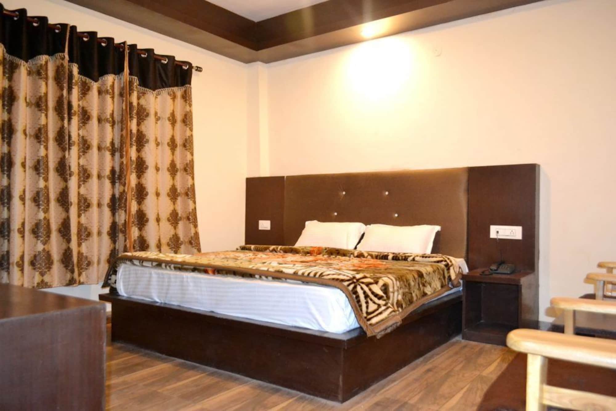 Hotel Tridev Manali